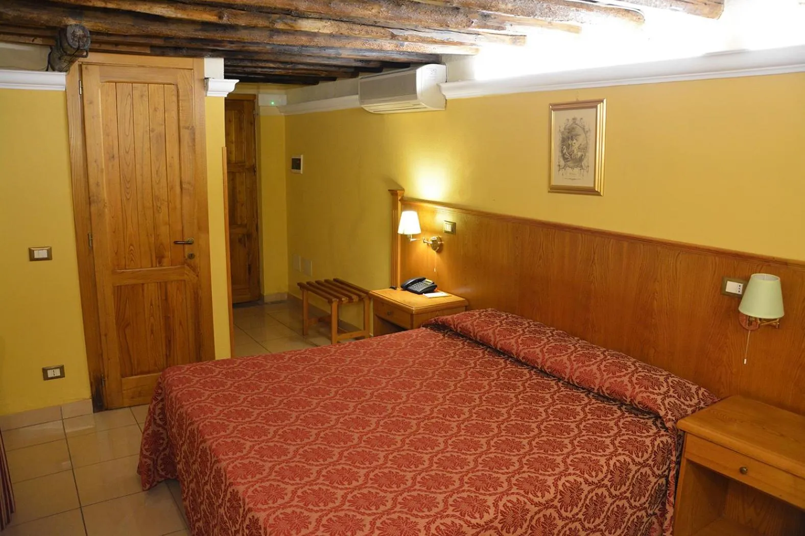 Photo of the whole room, Bed in Casale Certosa