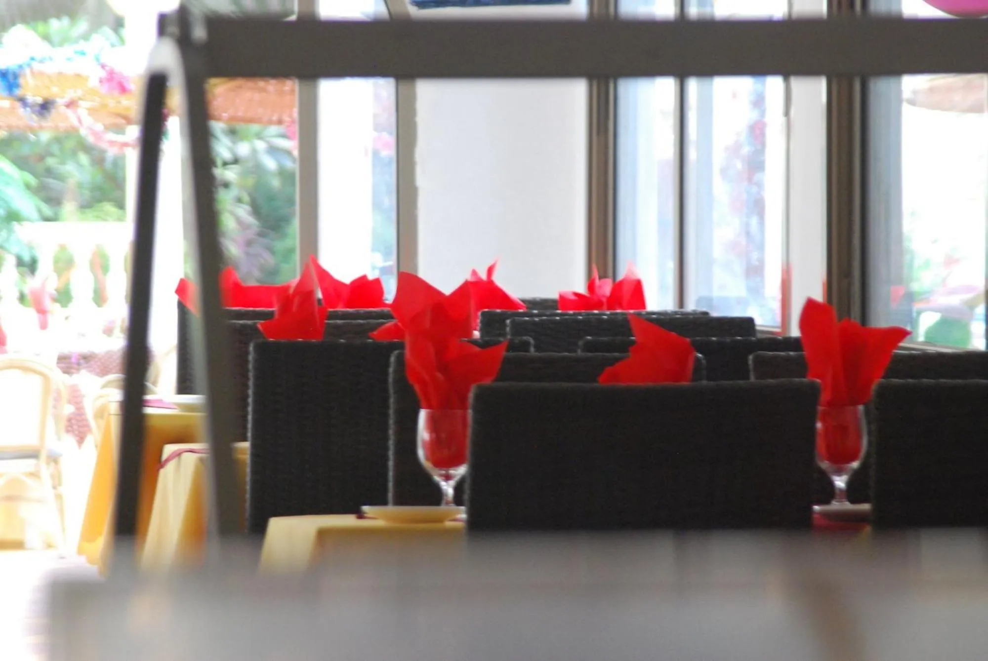 Restaurant/places to eat in Cape Point Hotel