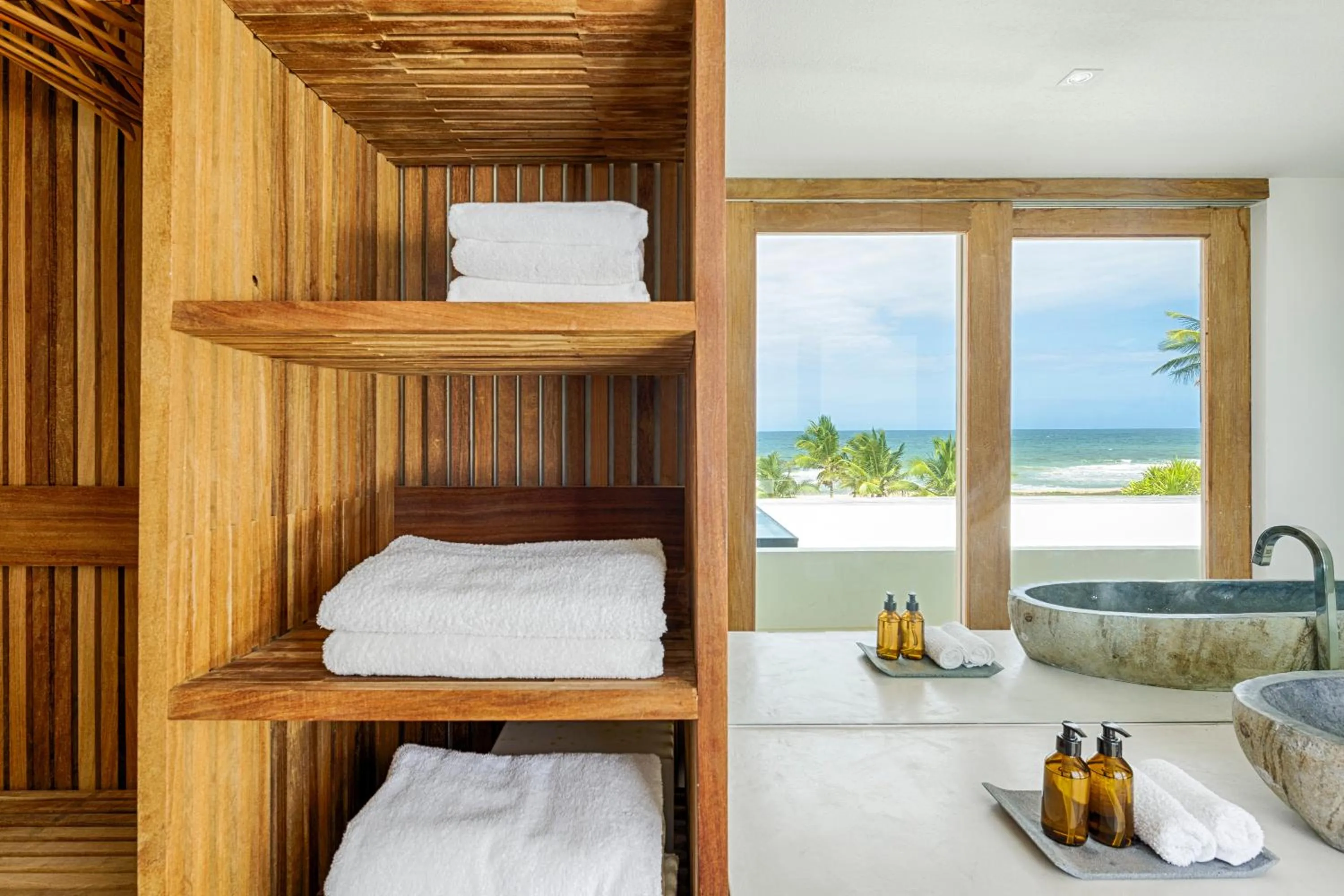 Bathroom, Bed in KA BRU 1100 Boutique Hotel