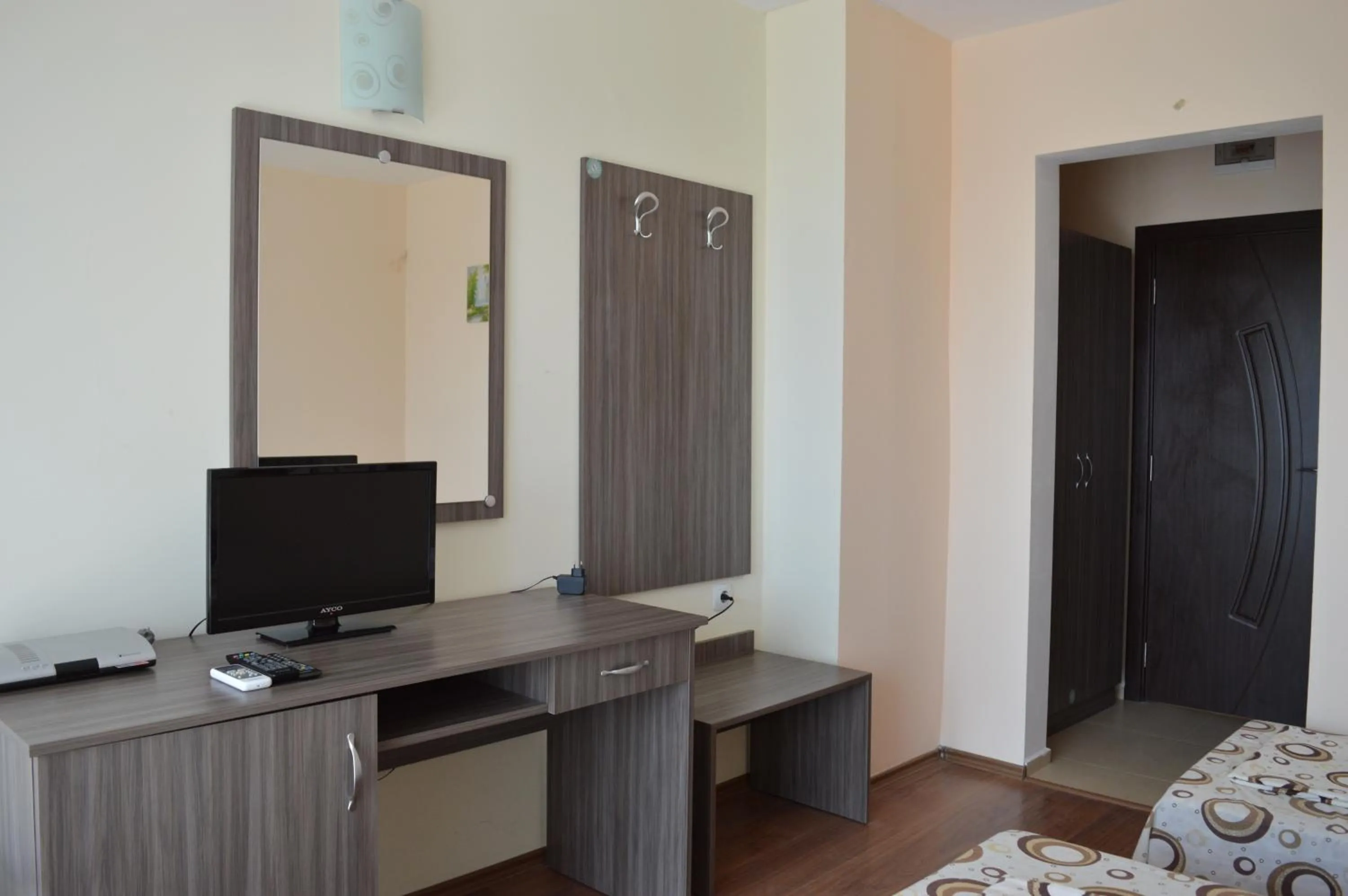 TV and multimedia, Bed in Hotel Ray