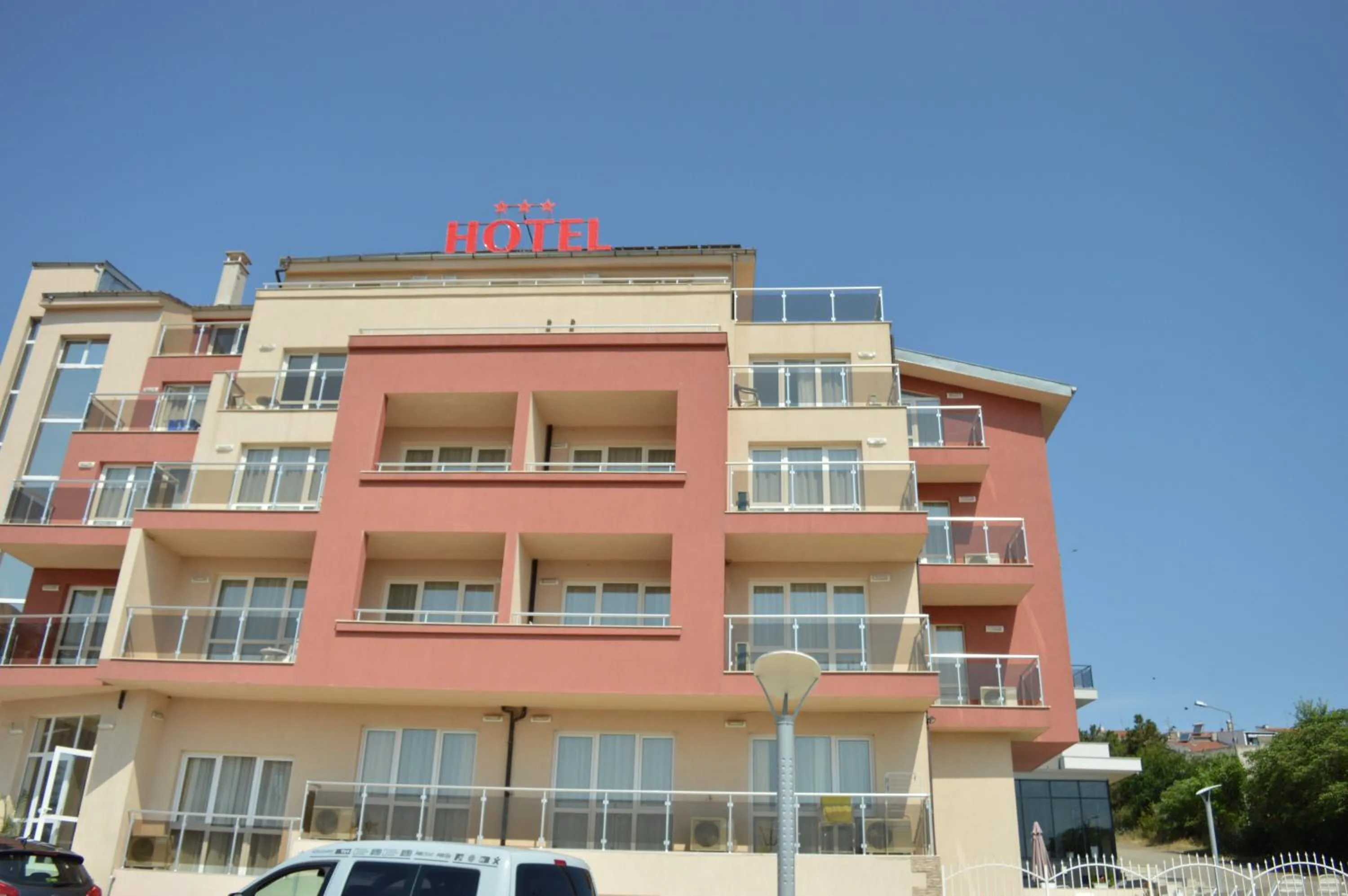 Facade/entrance in Hotel Ray