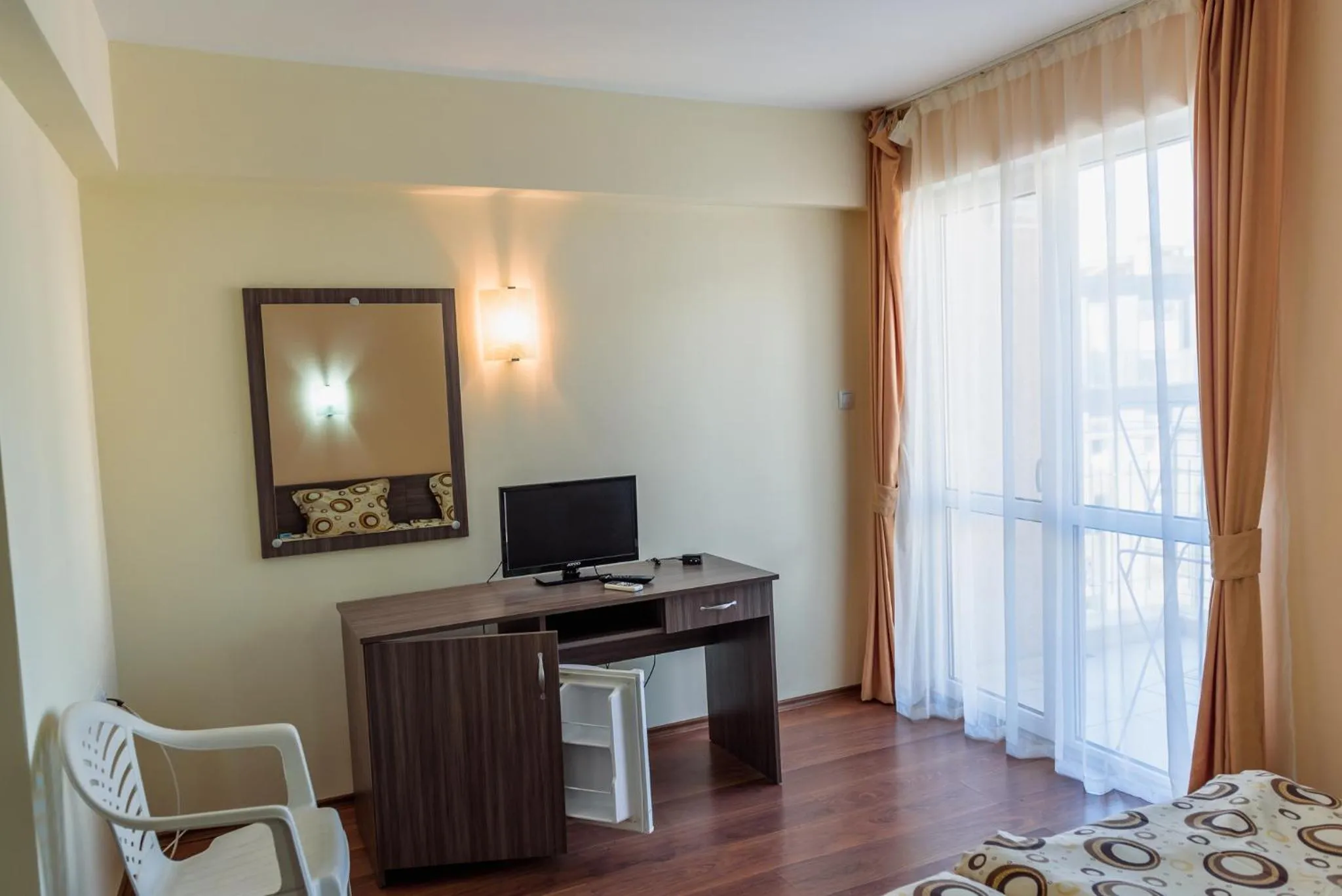 TV and multimedia, Bed in Hotel Ray