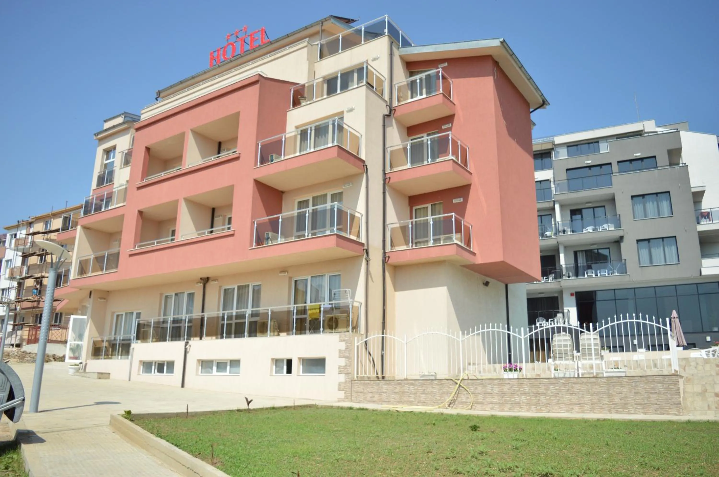 Property building in Hotel Ray