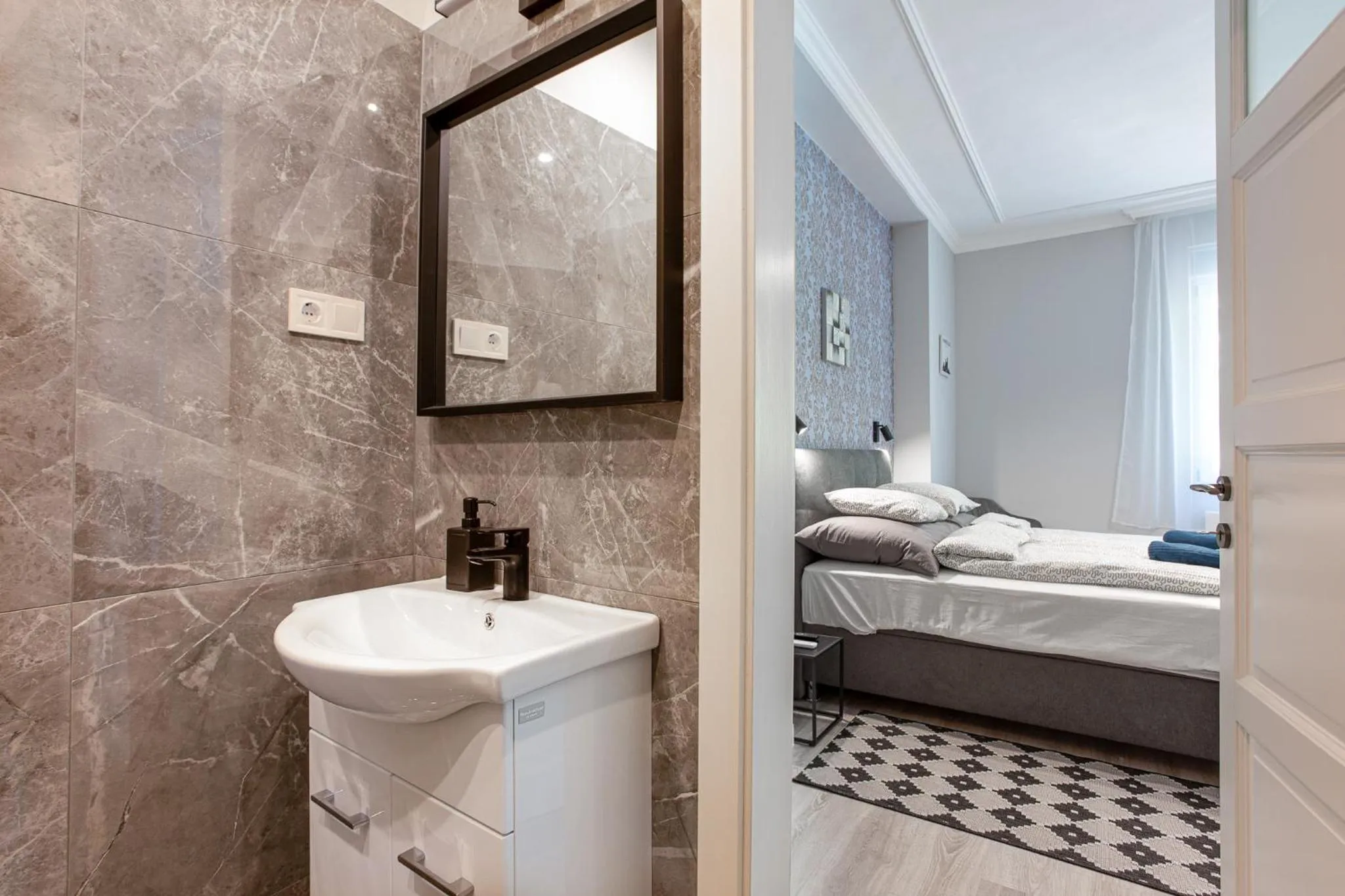 Bathroom, Bed in Buda Castle Serpentine Apartments