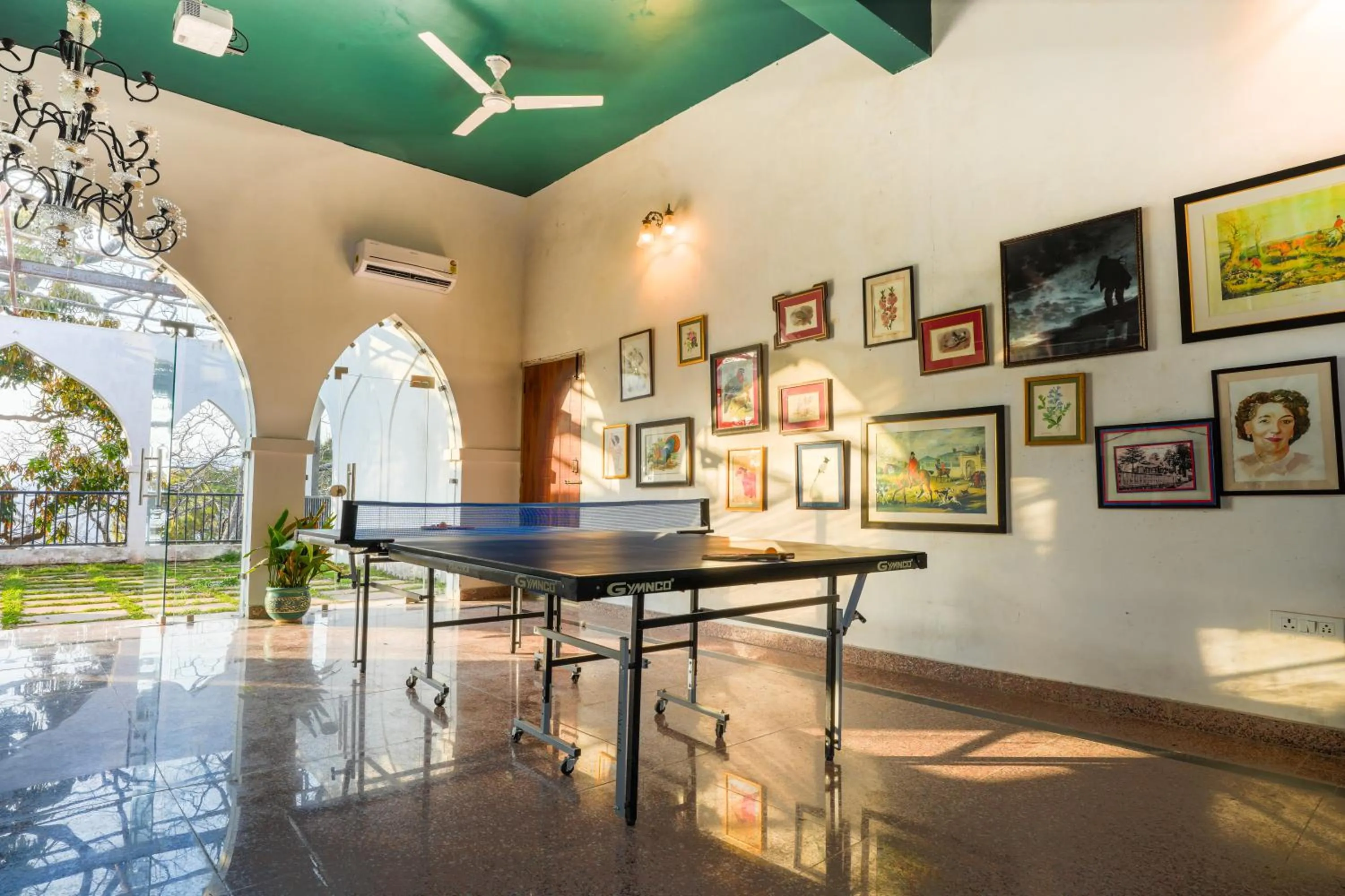 Table tennis in Seclude Nahan, Bantony Cottage