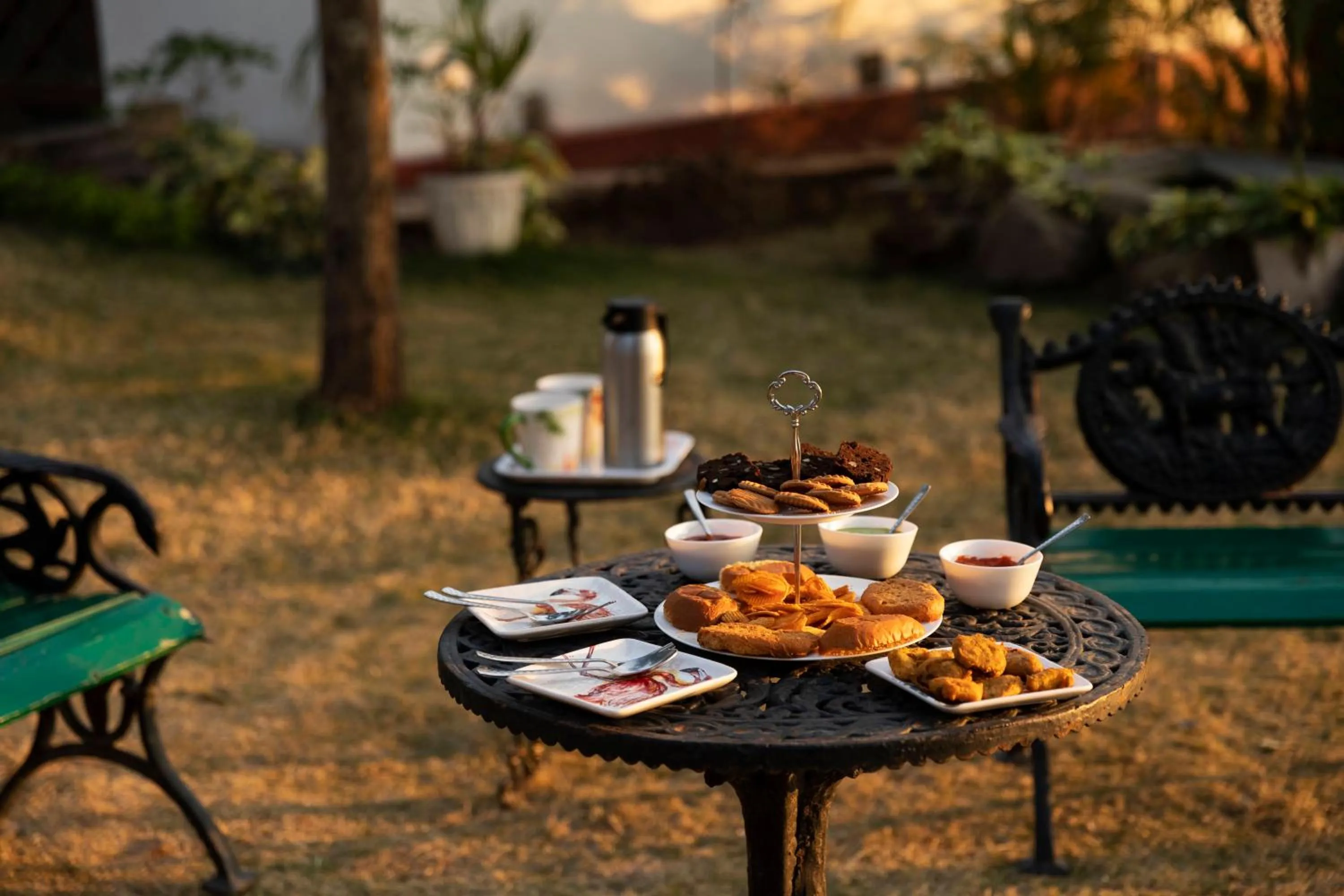 Food and drinks in Seclude Nahan, Bantony Cottage