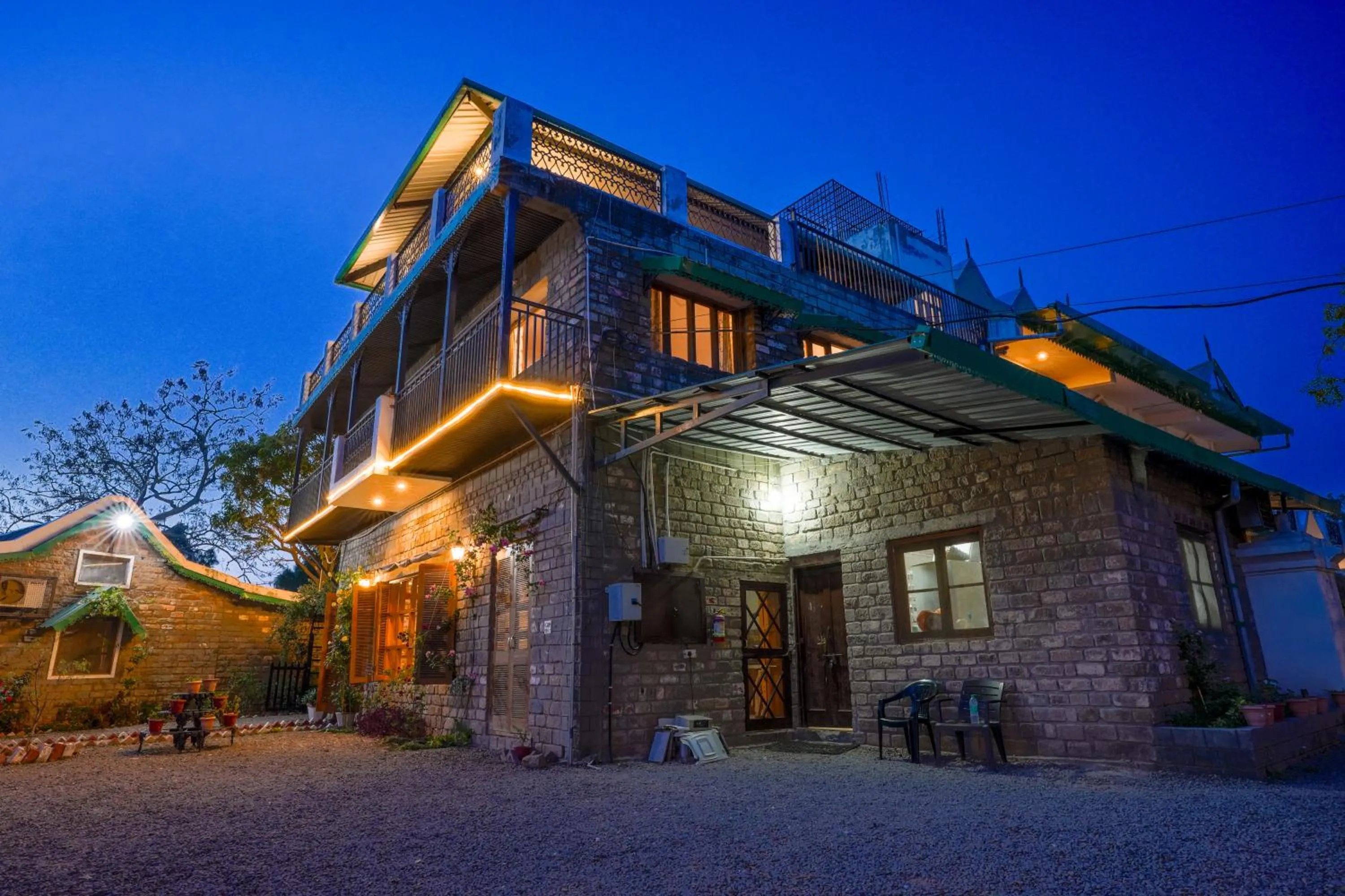 Property building in Seclude Nahan, Bantony Cottage