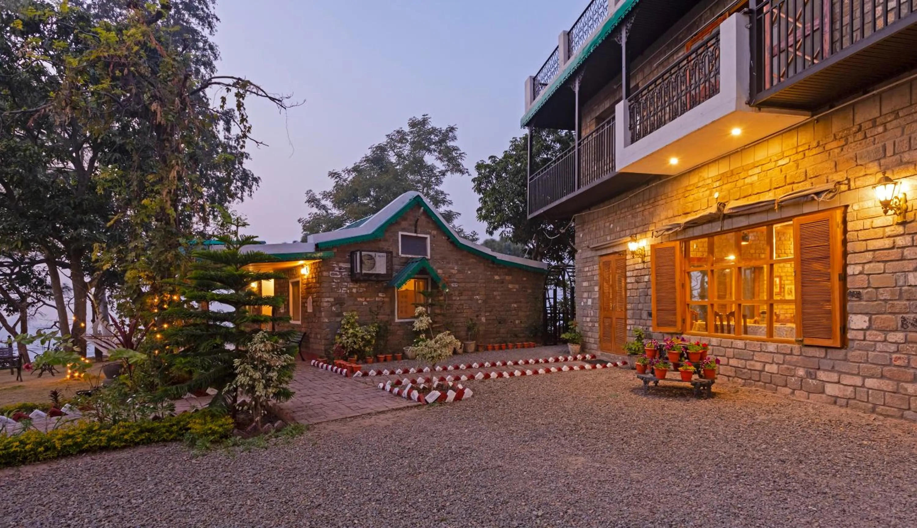 Property building in Seclude Nahan, Bantony Cottage