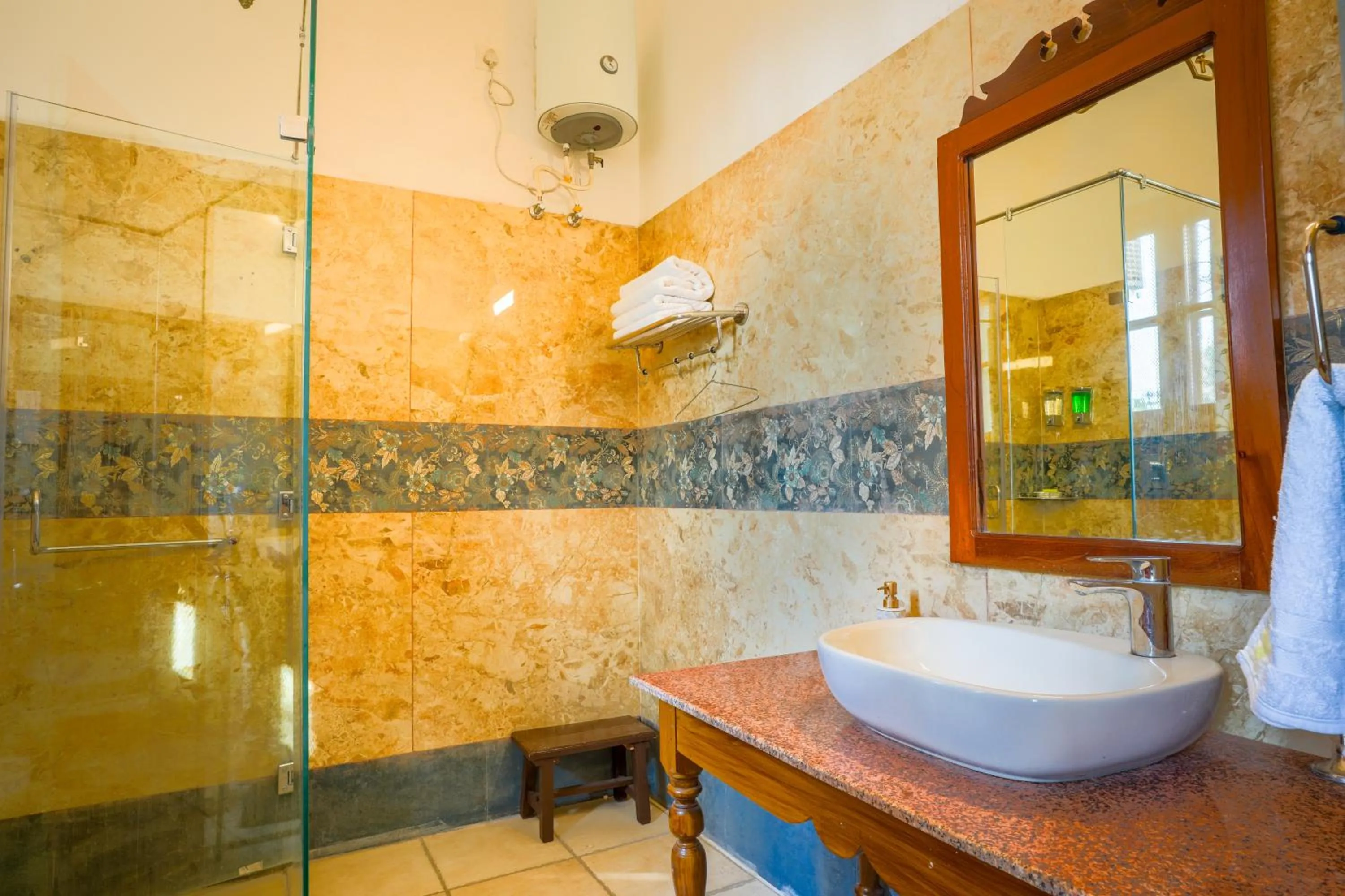 Shower in Seclude Nahan, Bantony Cottage