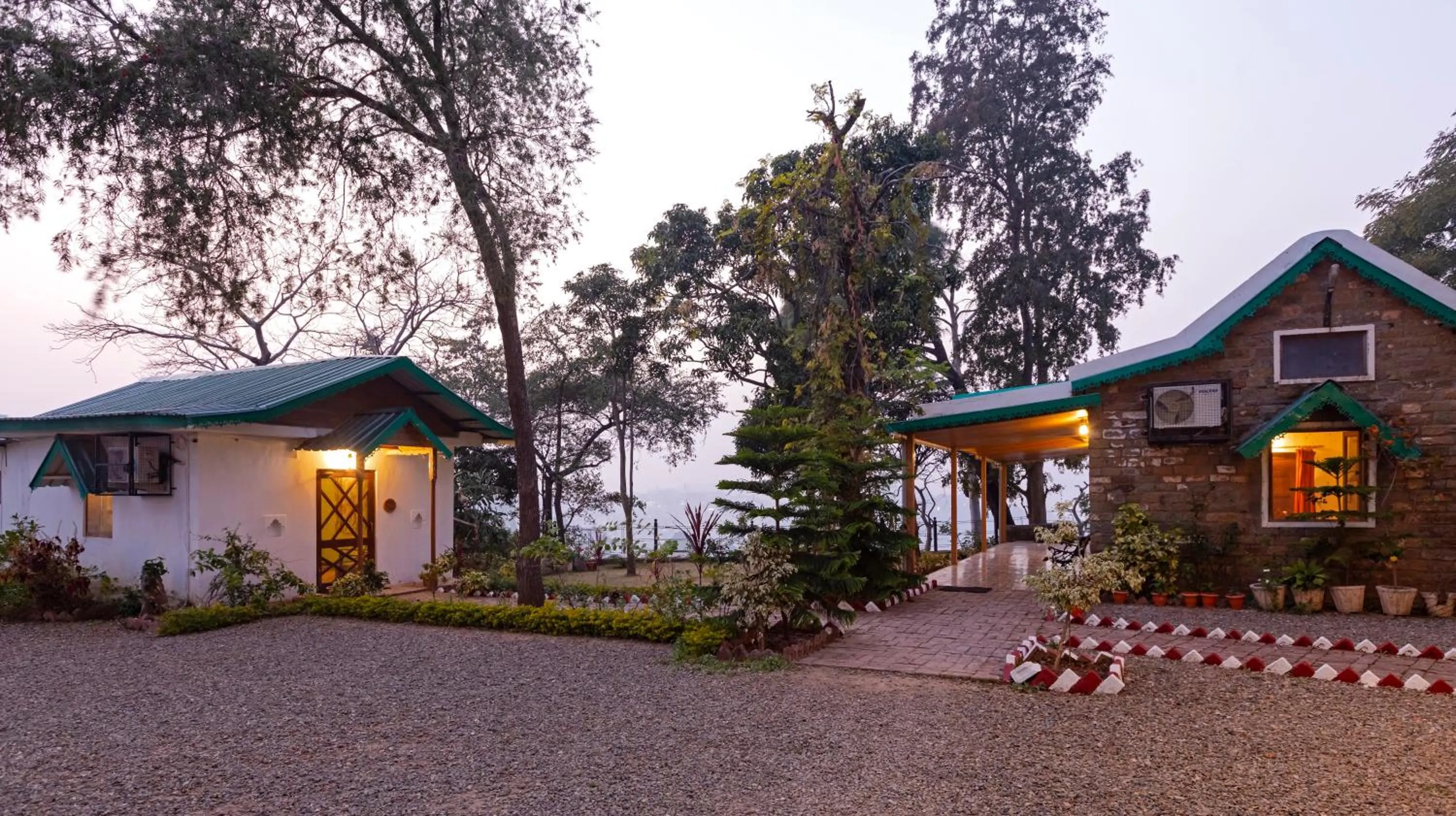 Property building in Seclude Nahan, Bantony Cottage