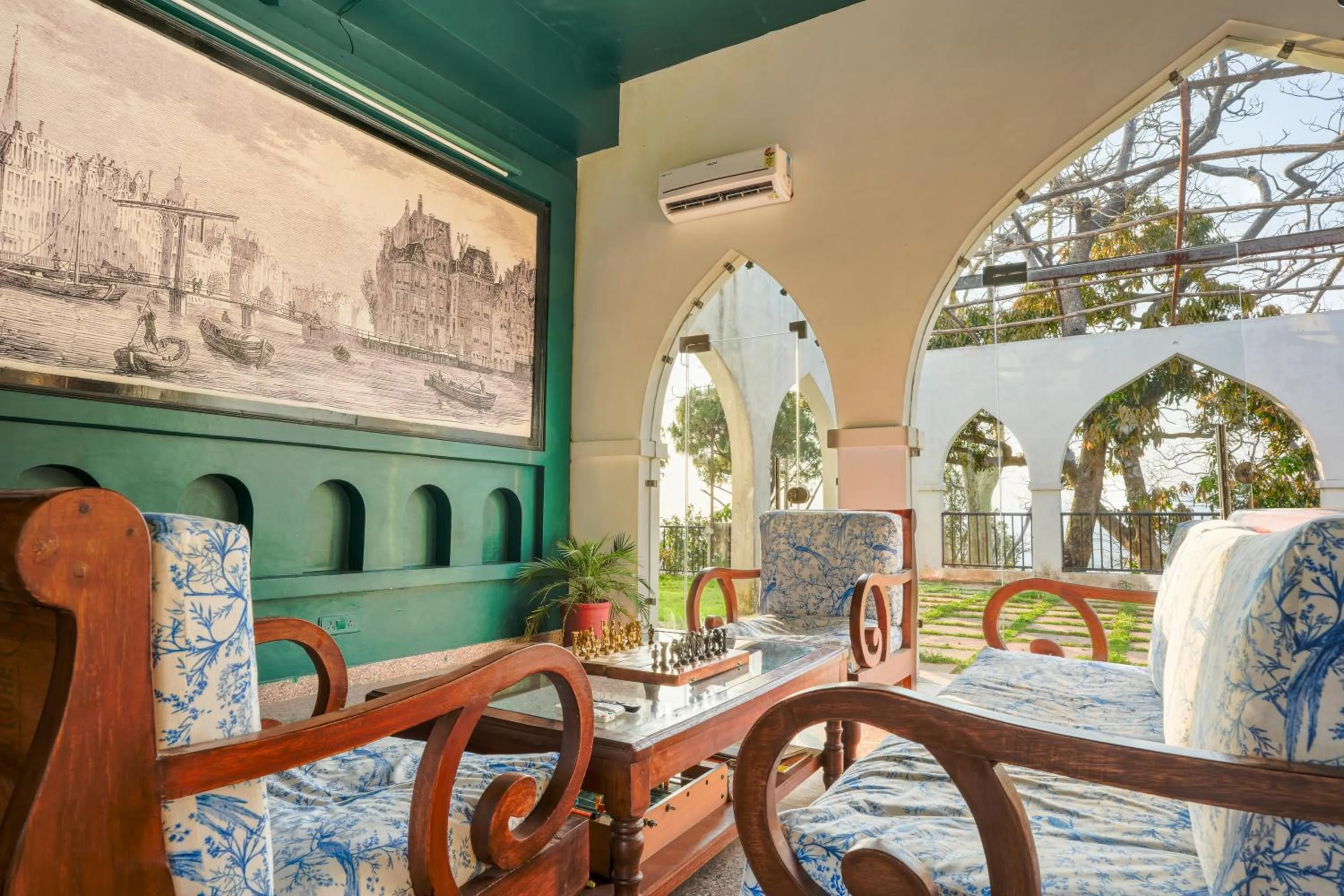 Living room in Seclude Nahan, Bantony Cottage