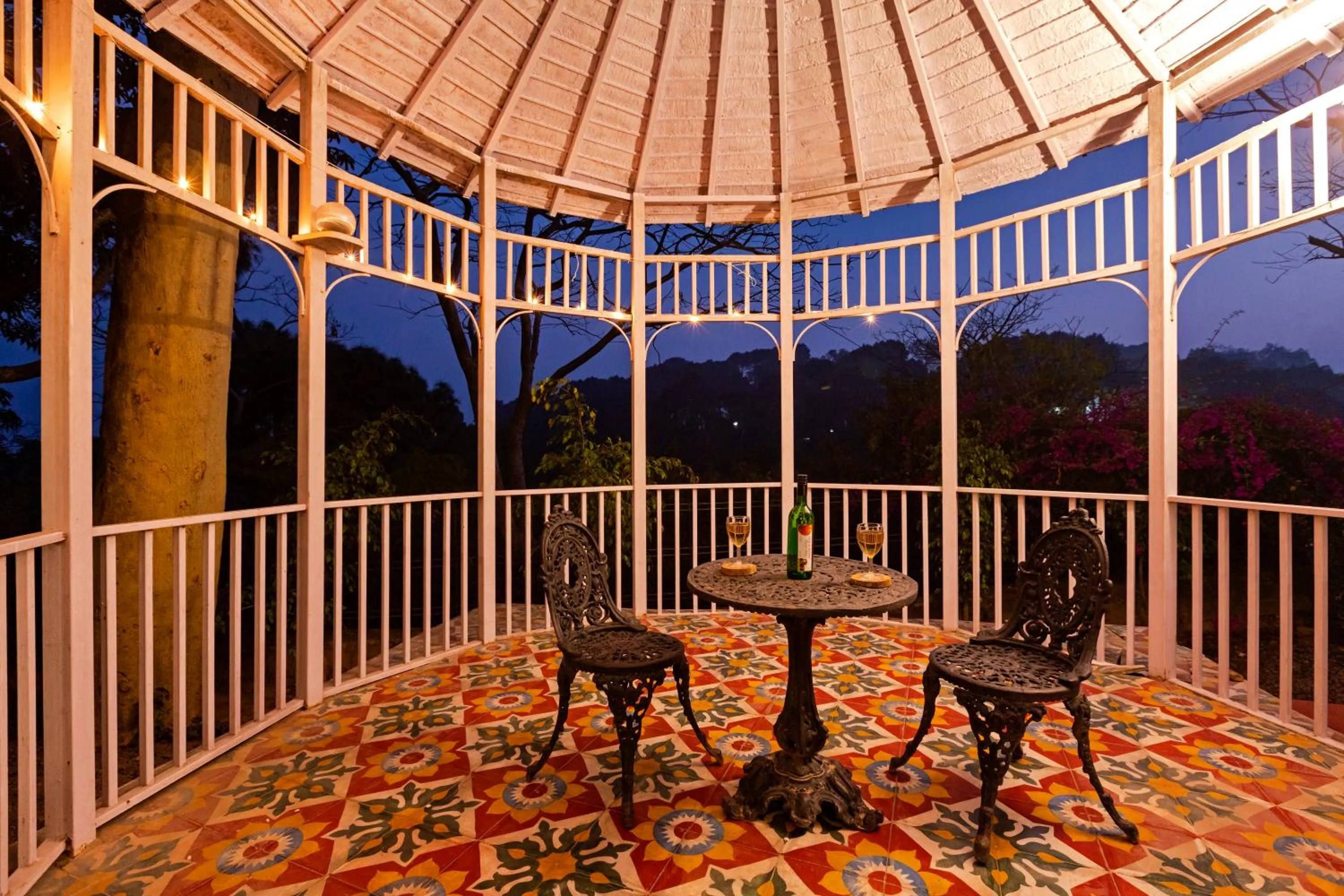 Patio in Seclude Nahan, Bantony Cottage