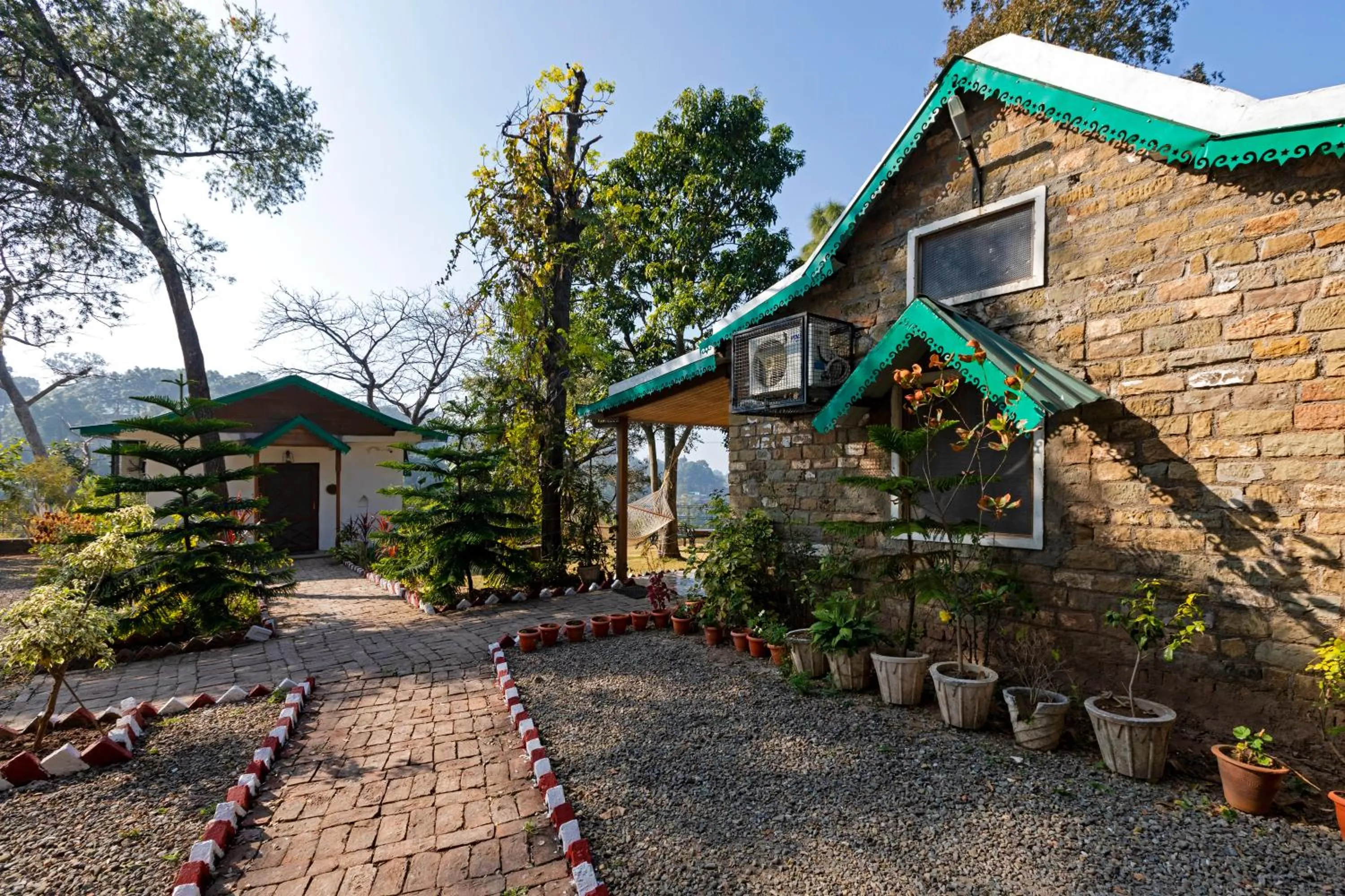 Property building in Seclude Nahan, Bantony Cottage