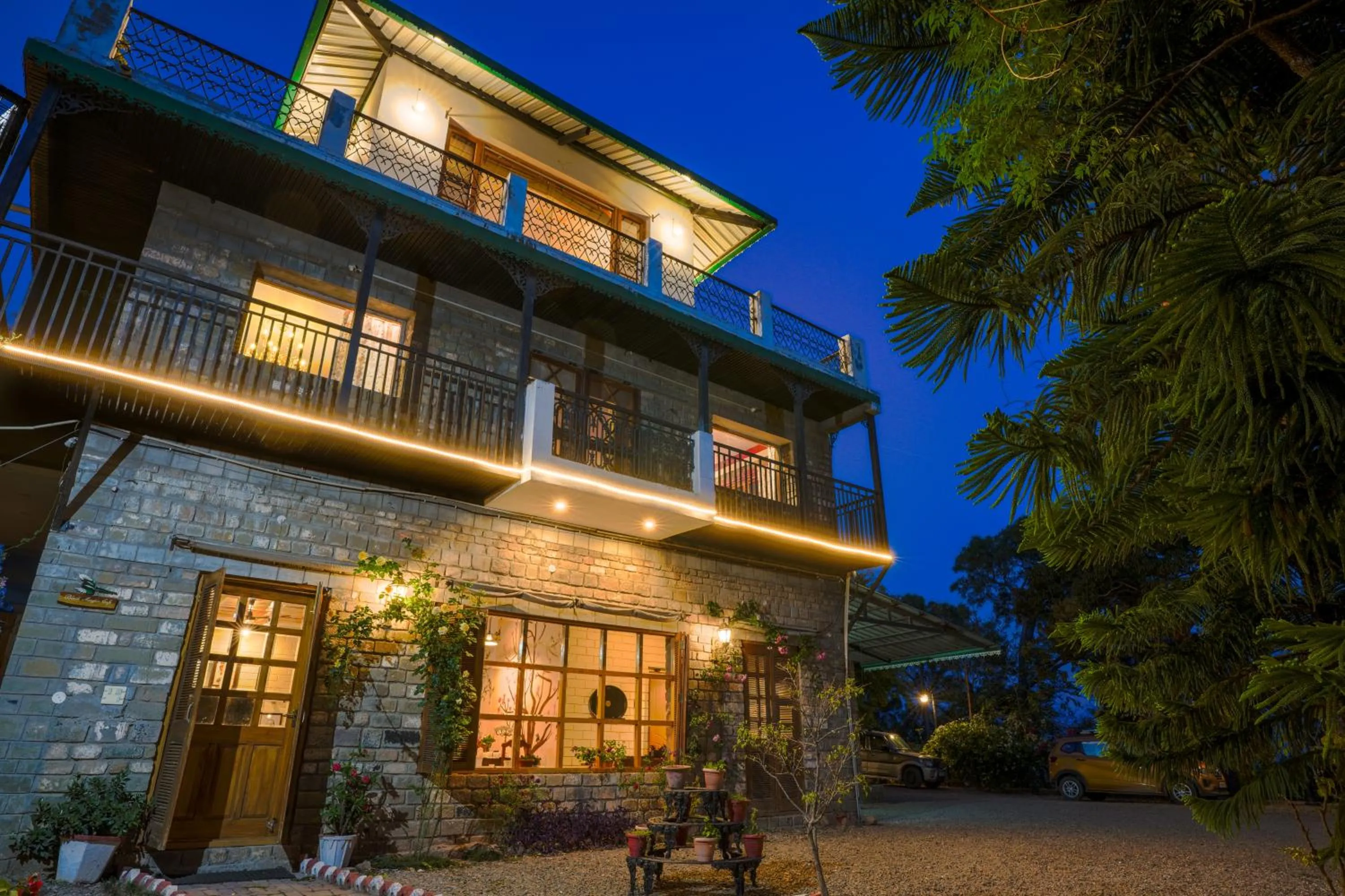 Property building in Seclude Nahan, Bantony Cottage