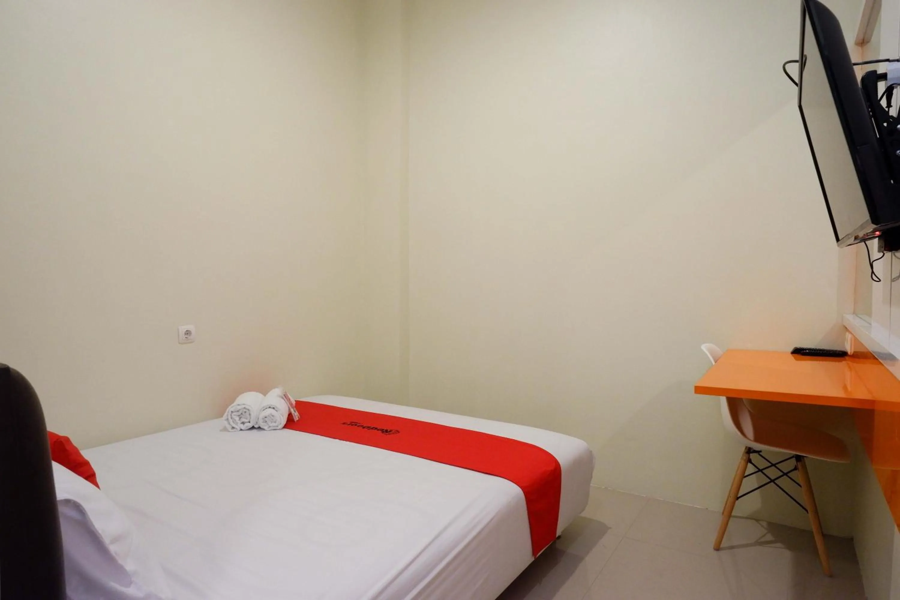 RedDoorz Syariah at Kelud Sampangan Semarang