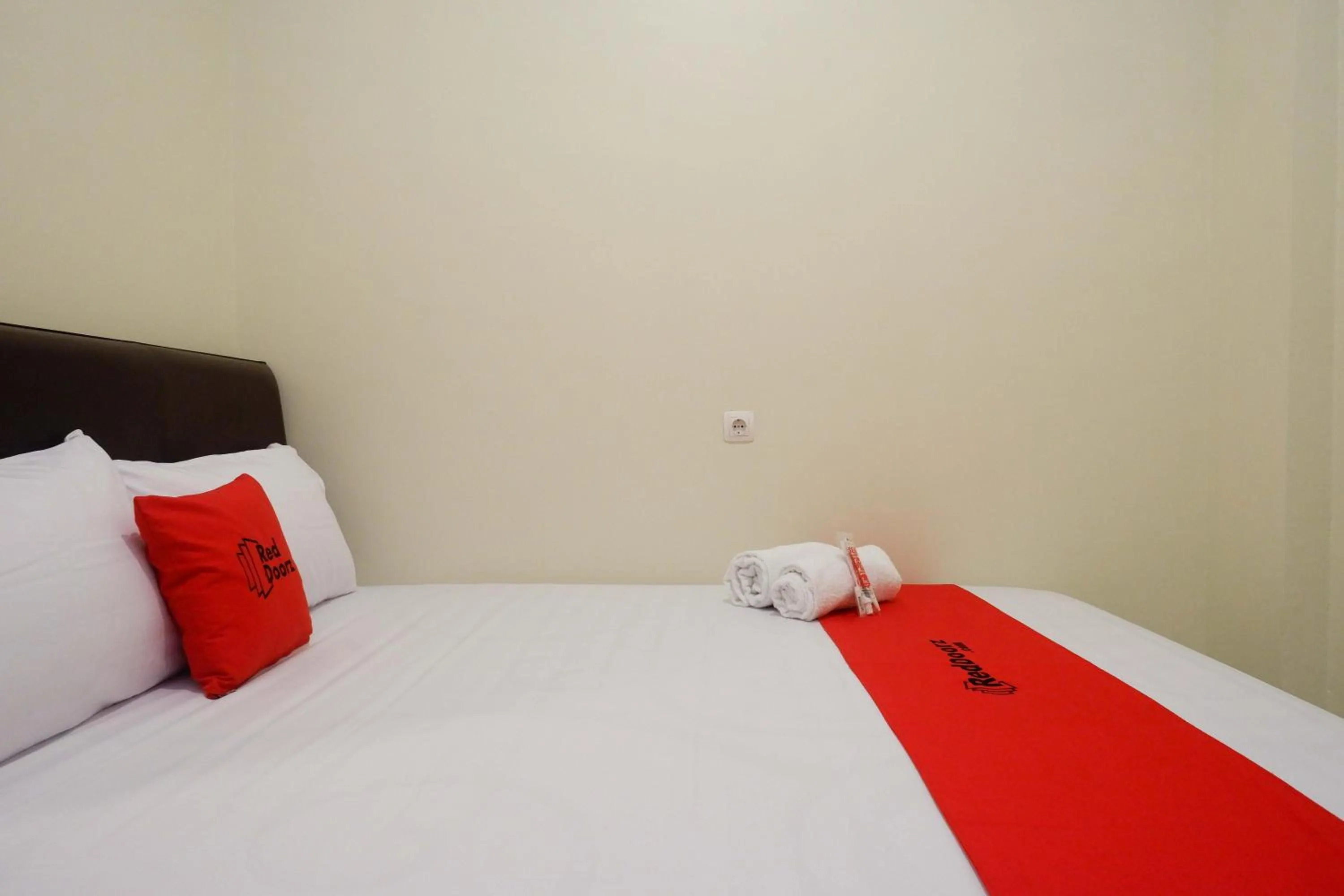 RedDoorz Syariah at Kelud Sampangan Semarang