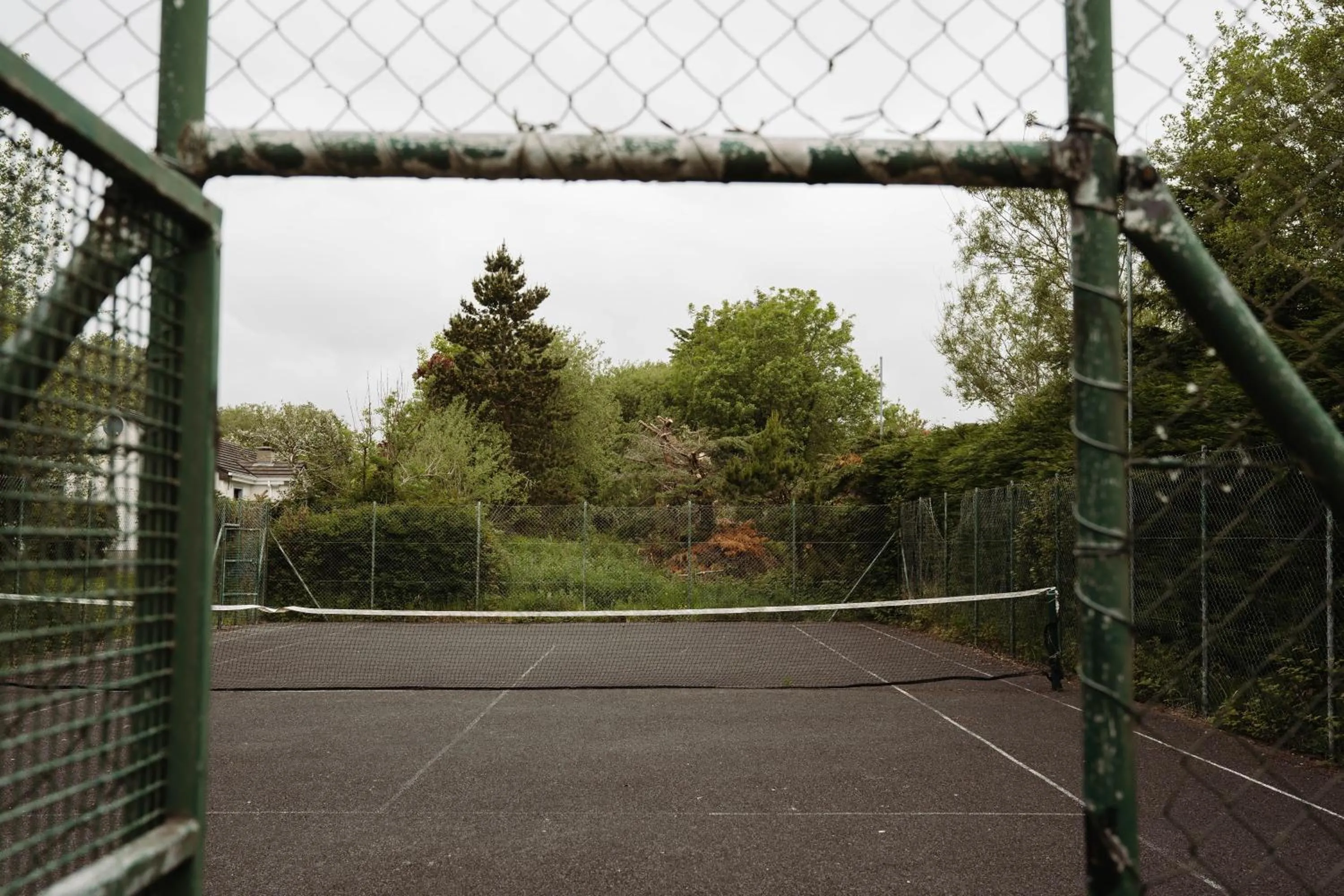 Tennis court in Donegal Estuary Holiday Homes