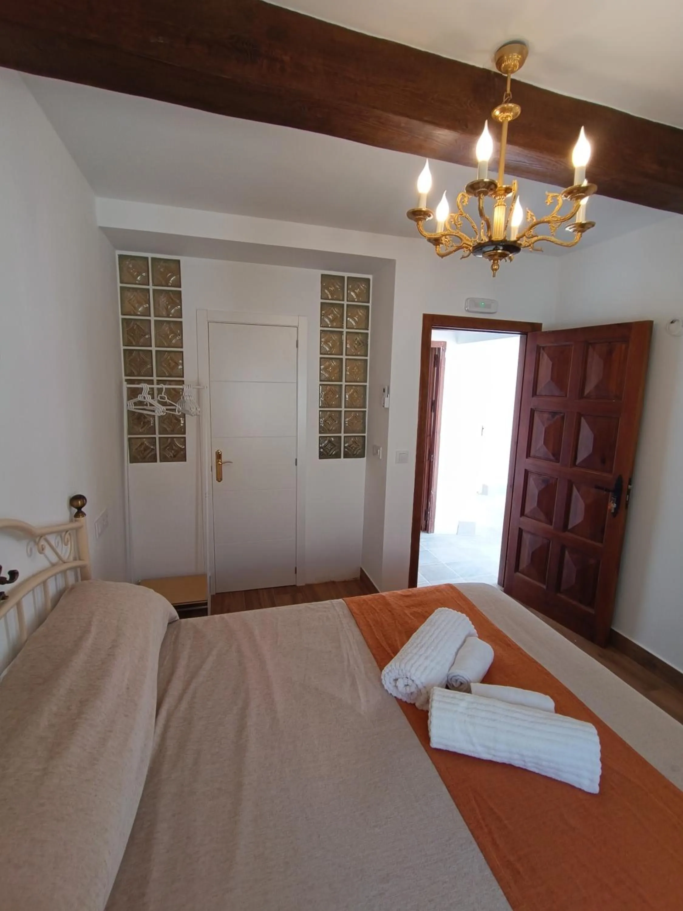 Photo of the whole room, Bed in El Palacete de Cuevas