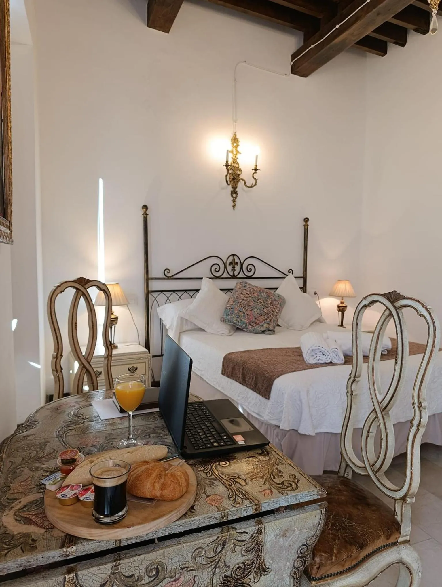 Breakfast, Bed in El Palacete de Cuevas