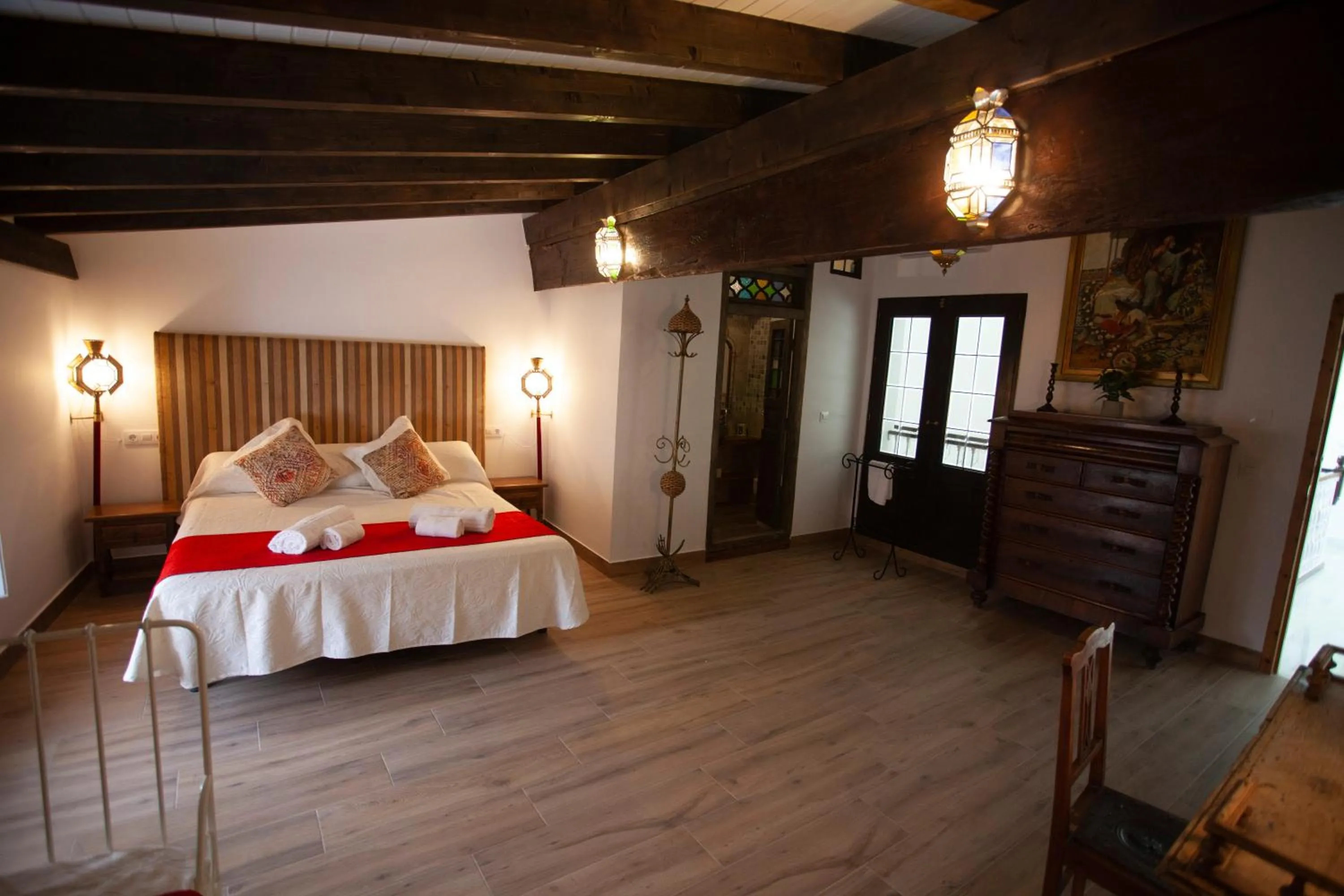 Photo of the whole room, Bed in El Palacete de Cuevas