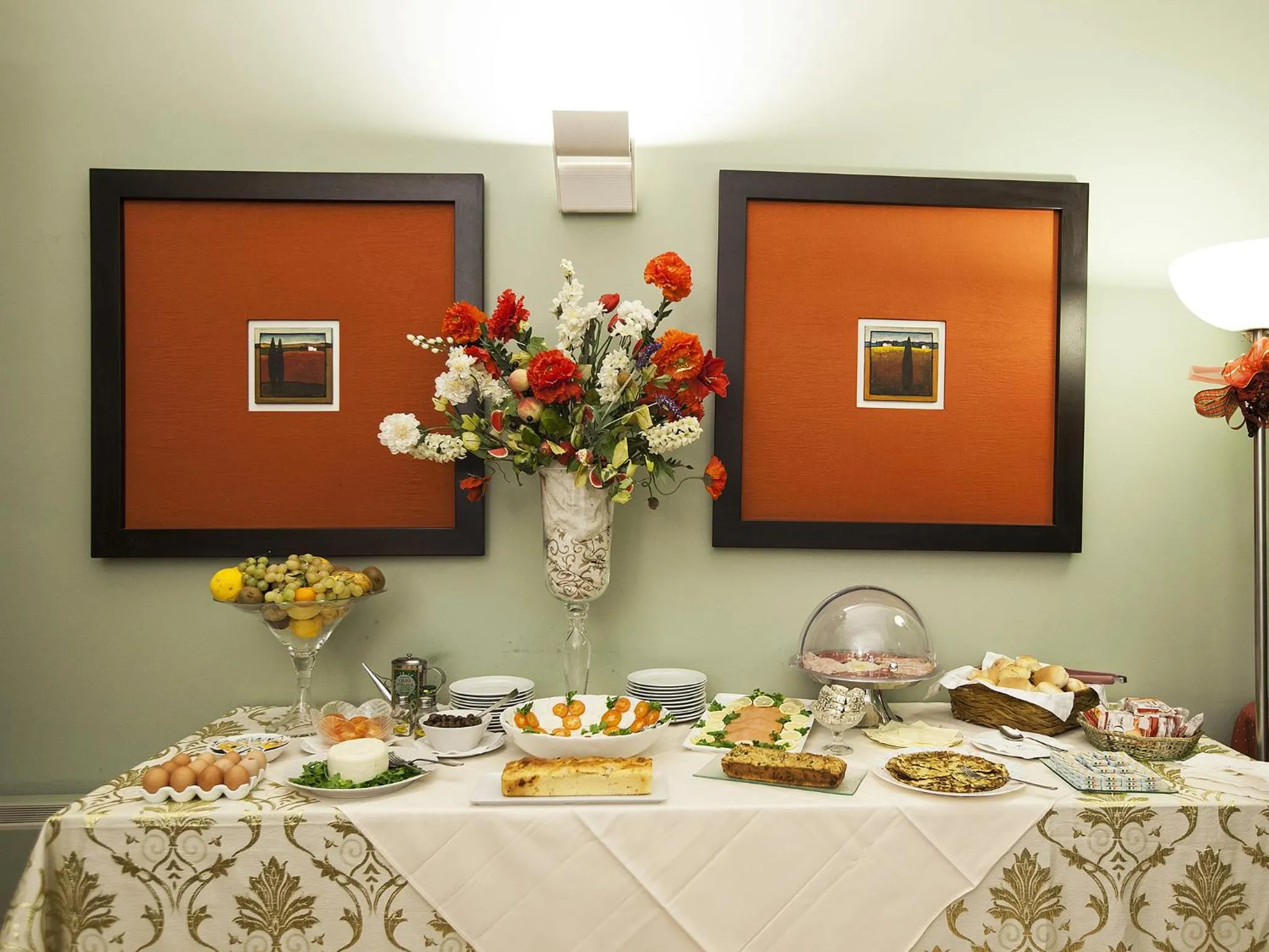 Buffet breakfast in Hotel Vittoria