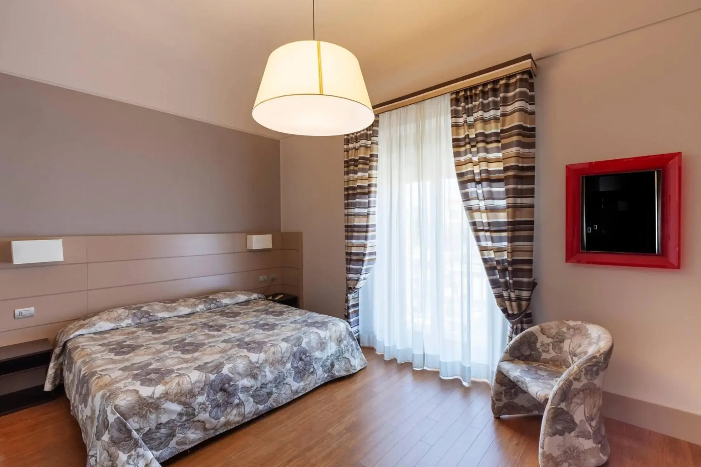 Photo of the whole room, Bed in Hotel Vittoria Photo of the whole room, Bed in Hotel Vittoria