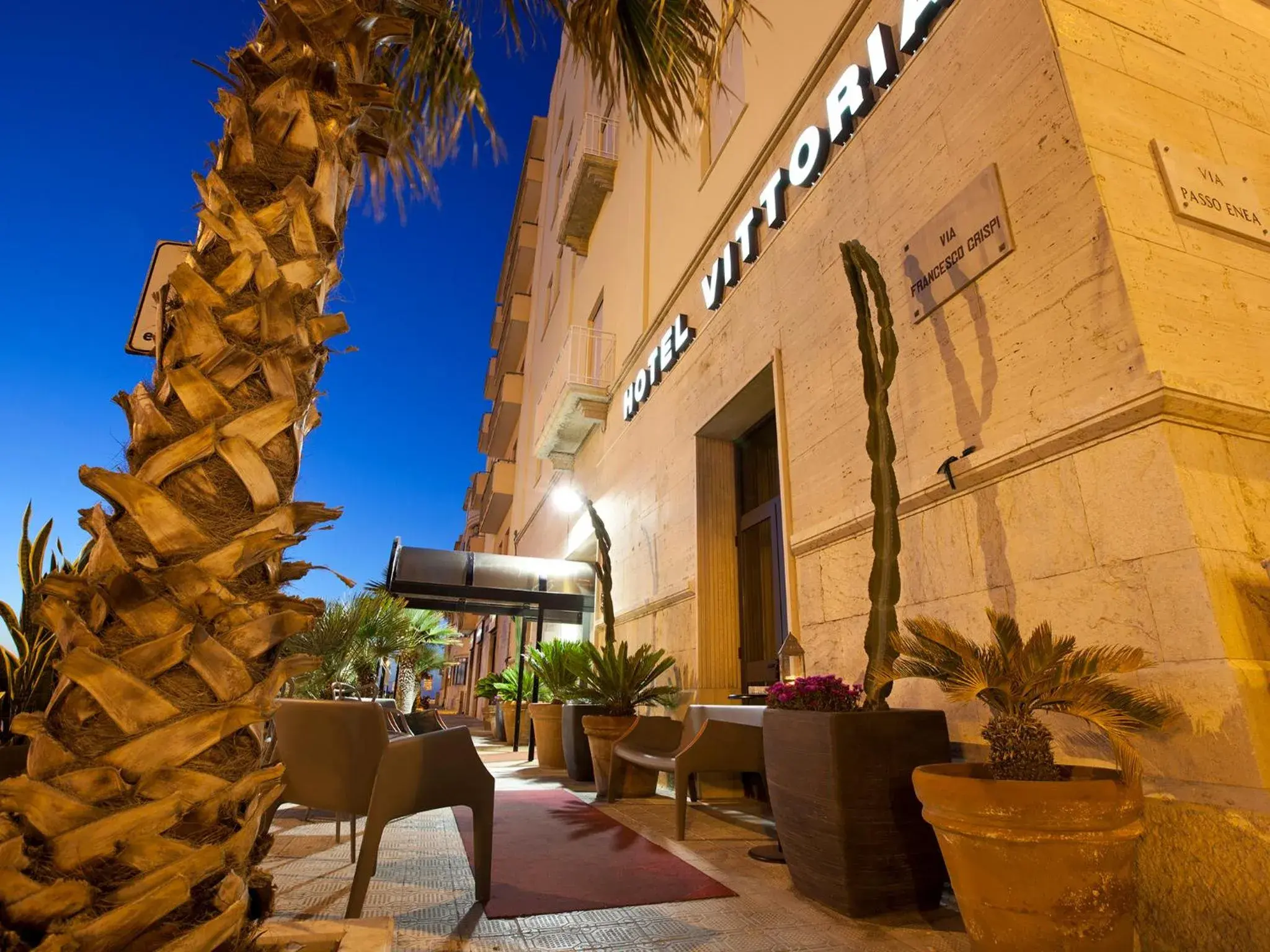 Facade/entrance in Hotel Vittoria Facade/entrance in Hotel Vittoria