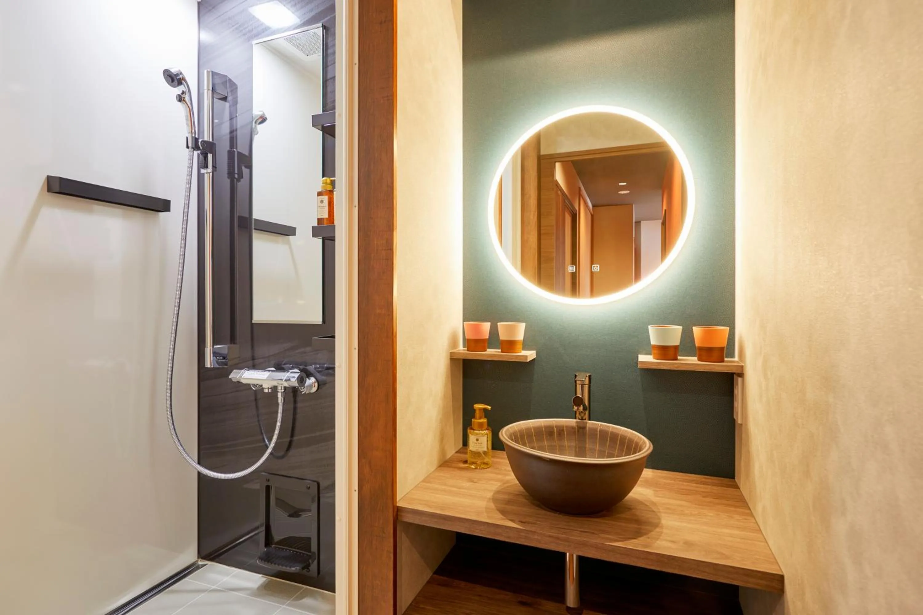 Living room in 古今 天下茶屋 with a private parking lot and a half open-air bath and direct to KIX