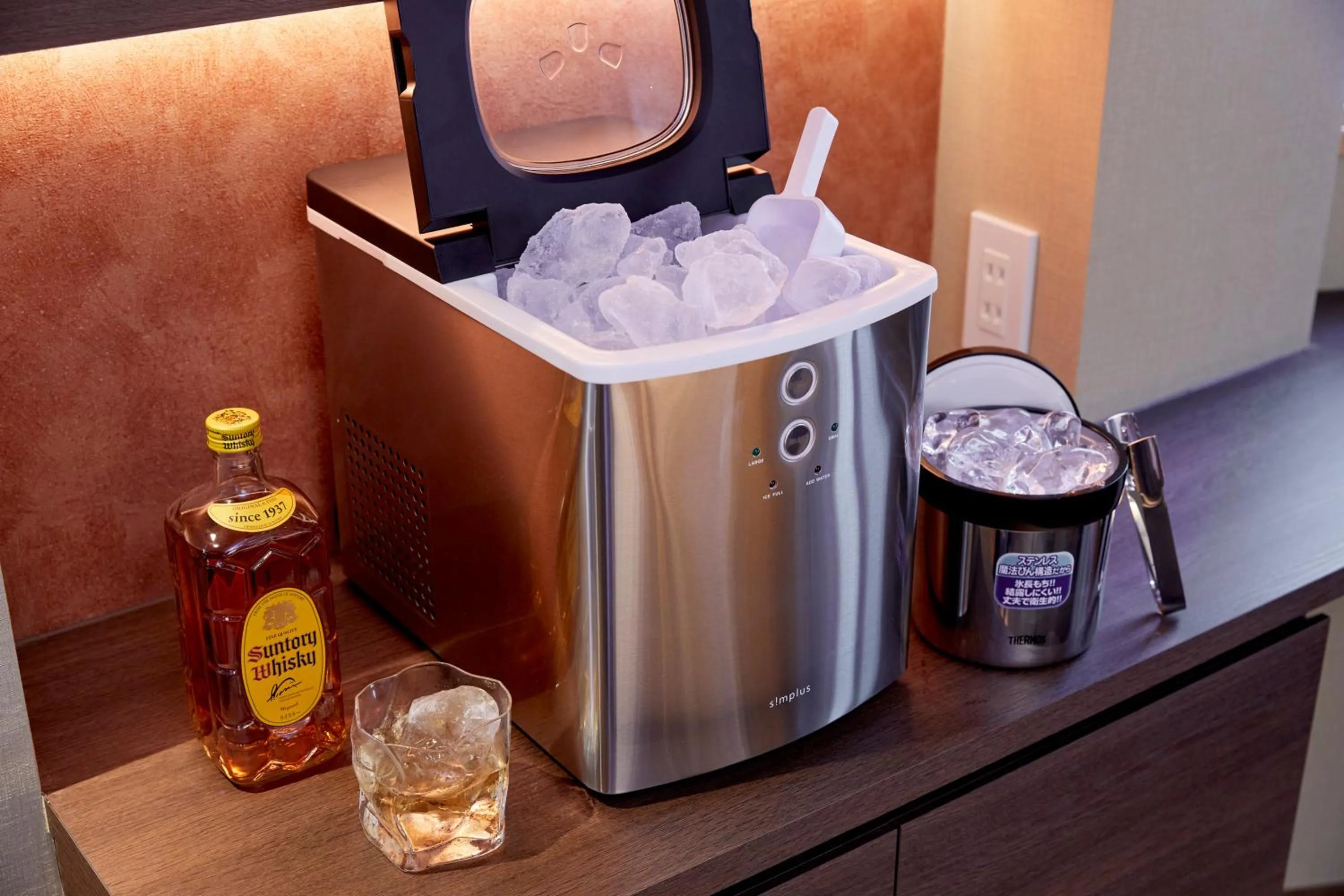 Food and drinks in 古今 天下茶屋 with a private parking lot and a half open-air bath and direct to KIX