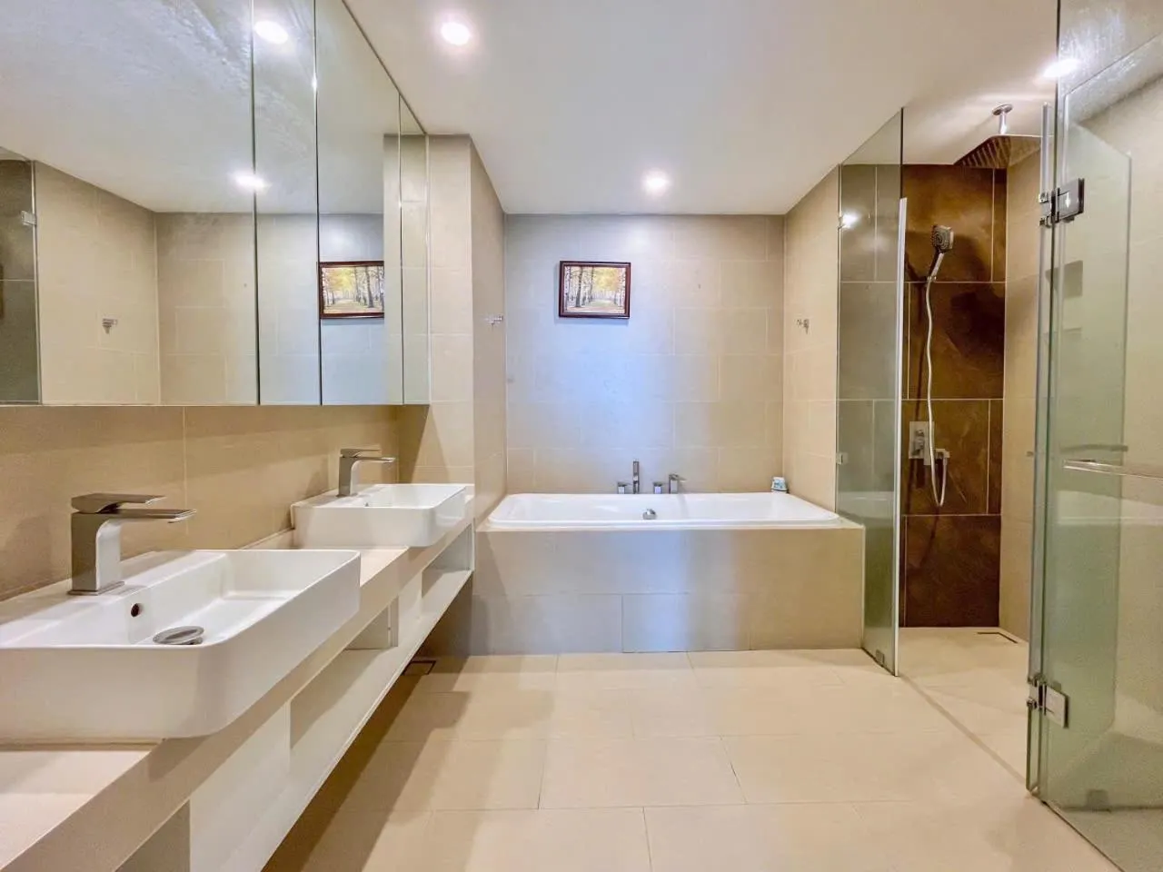 Bath in Ken's House -The Sóng Condotel Vũng Tàu