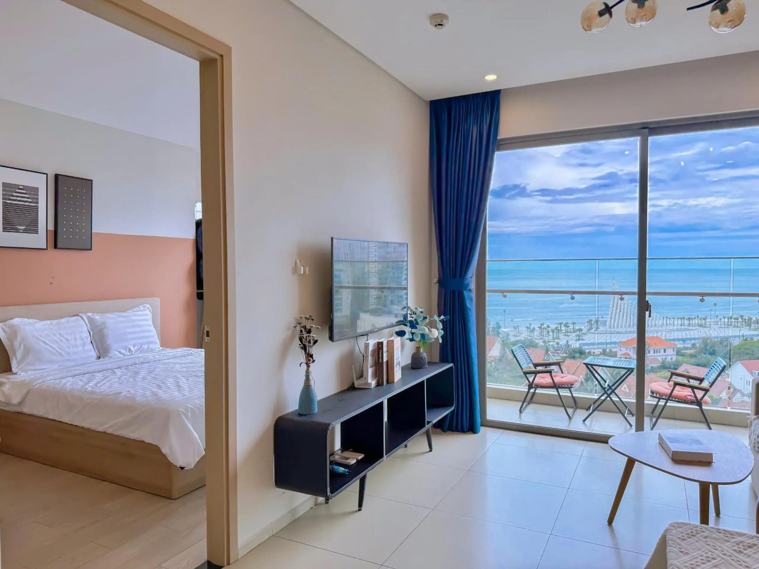 Natural landscape, Bed in Ken's House -The Sóng Condotel Vũng Tàu