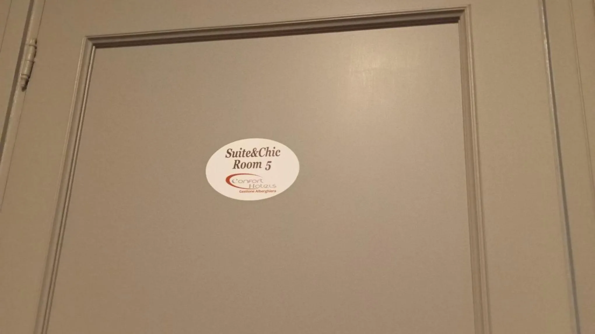 Property logo or sign in Cconforthotels R&B Suite&Chic