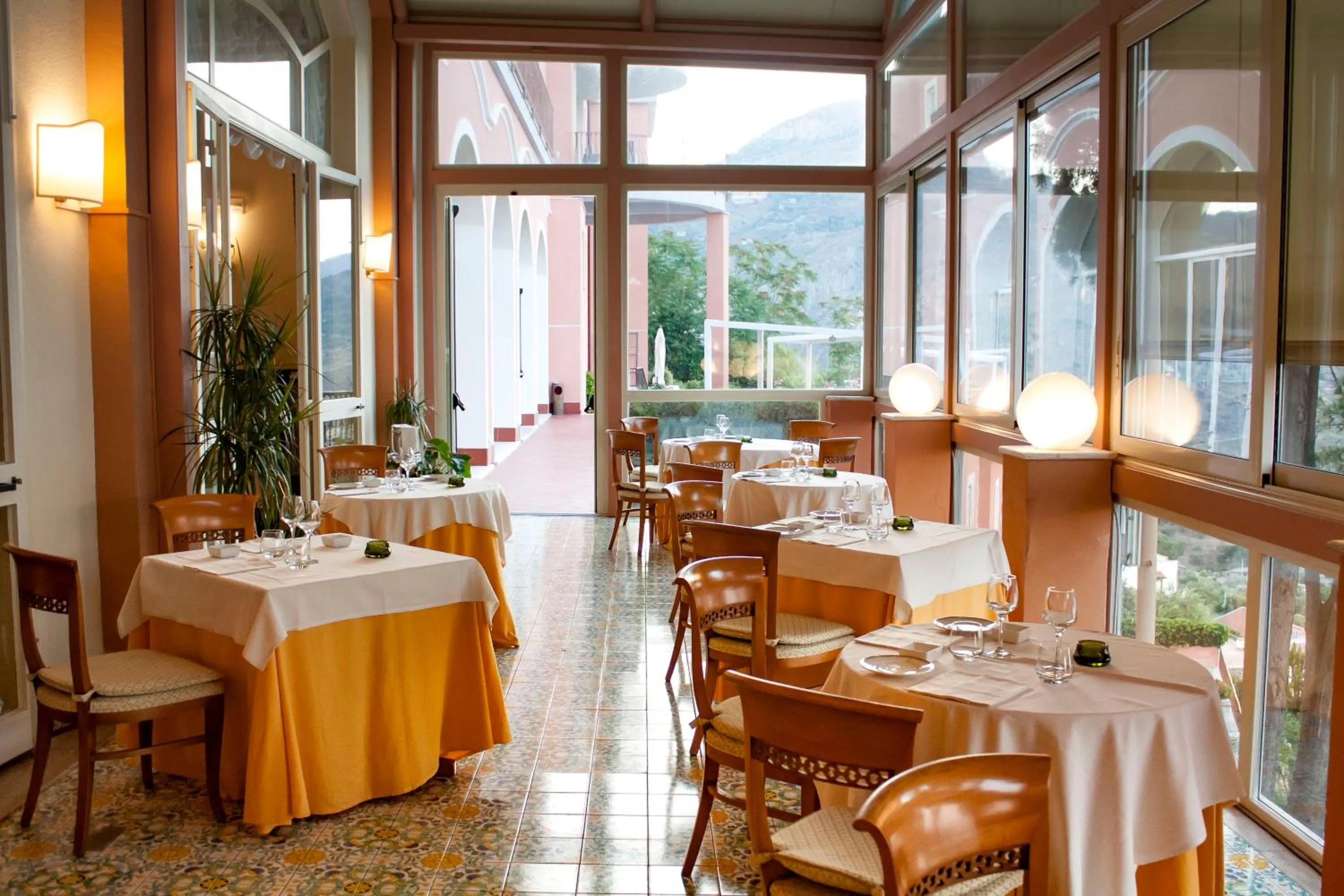 Restaurant/places to eat in Grand Hotel Miramare