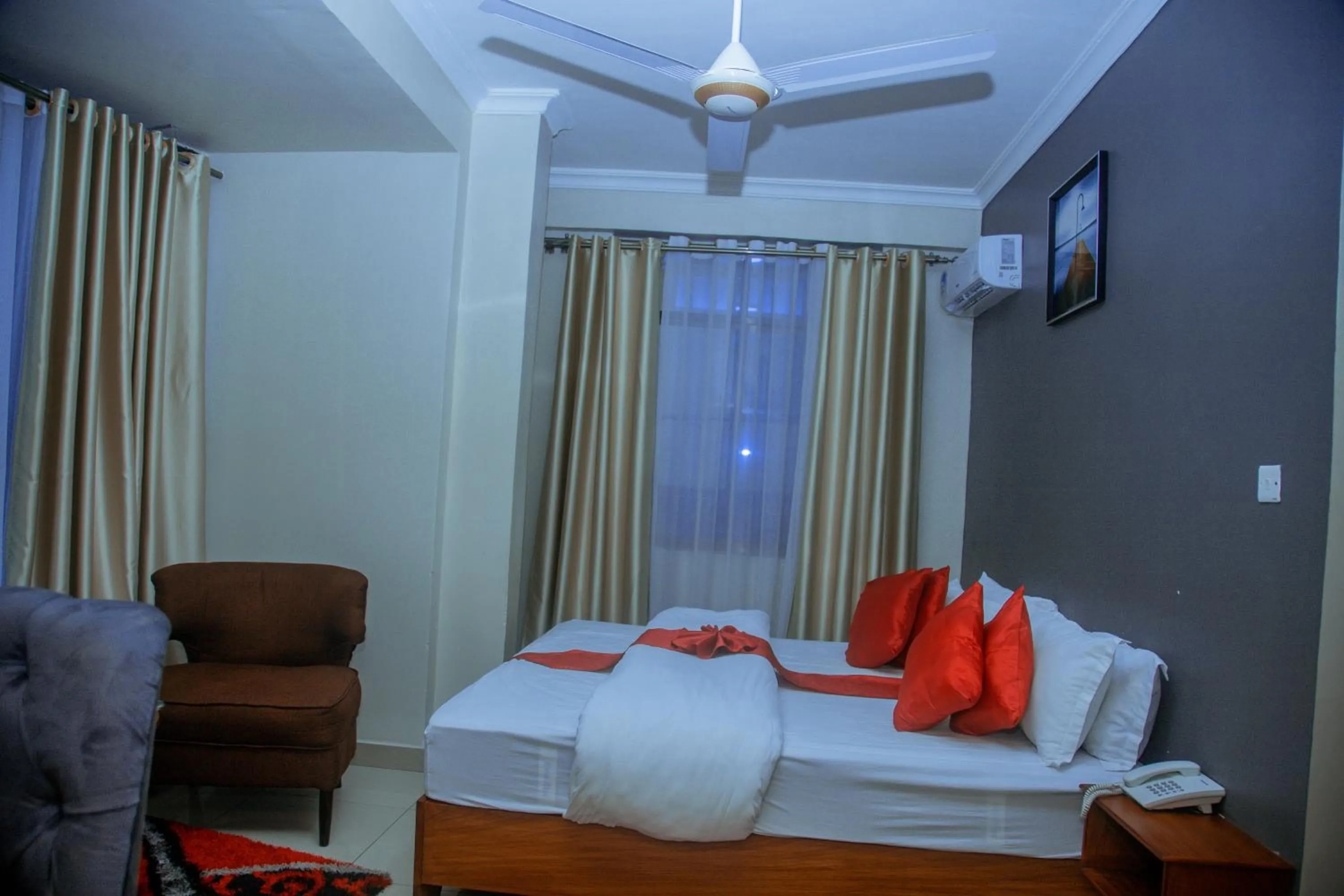 Bed in LE GRAND MARIE HOTEL