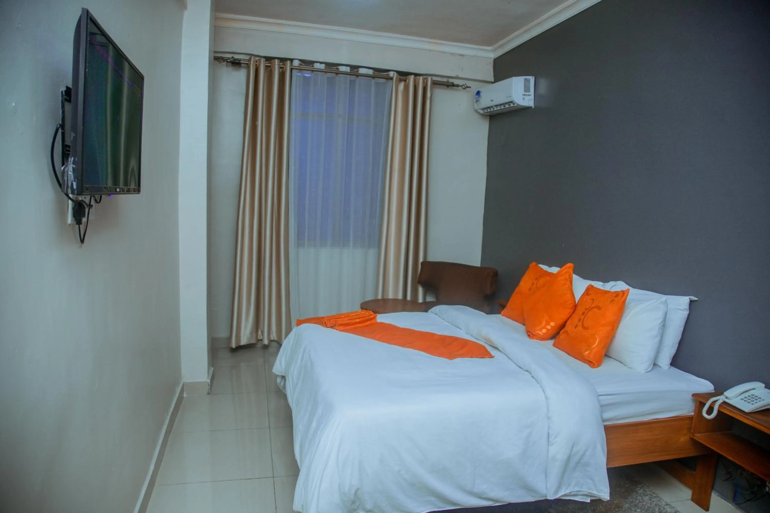 TV and multimedia in LE GRAND MARIE HOTEL