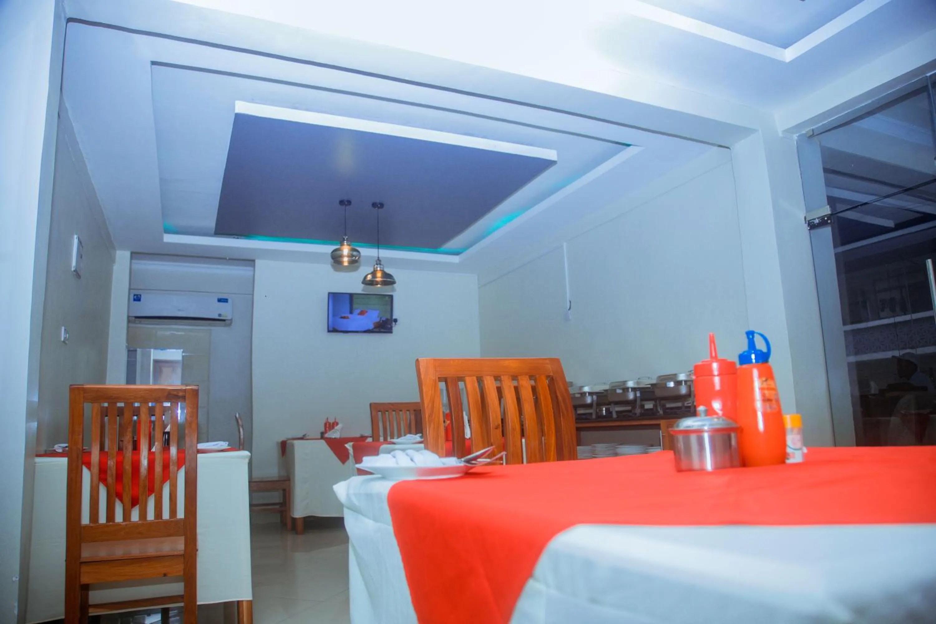 Restaurant/places to eat in LE GRAND MARIE HOTEL