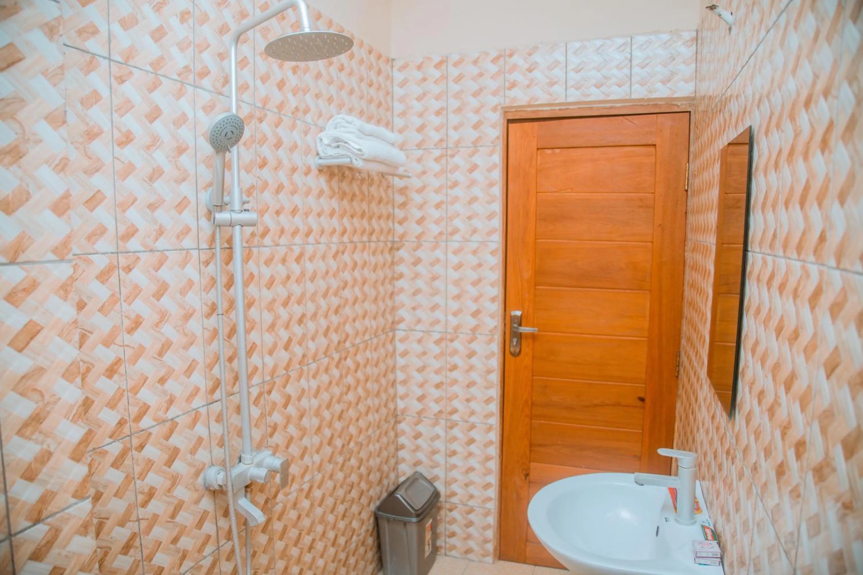 Shower in LE GRAND MARIE HOTEL