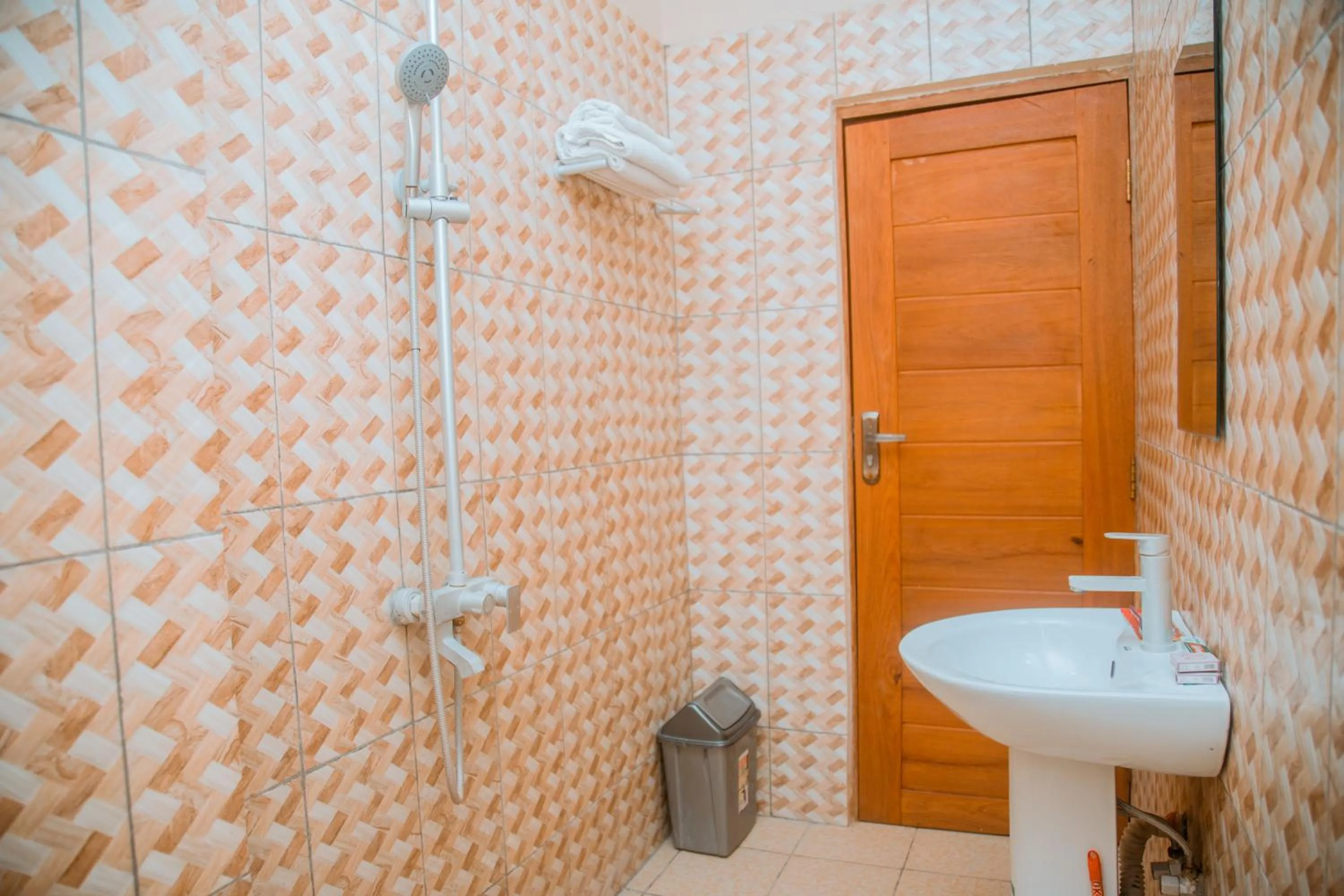 Shower in LE GRAND MARIE HOTEL