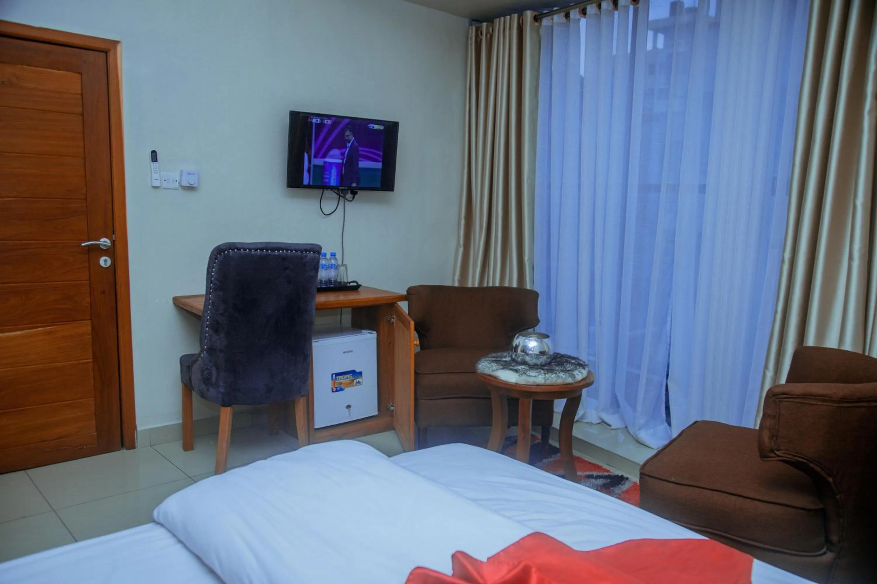 Communal lounge/ TV room in LE GRAND MARIE HOTEL