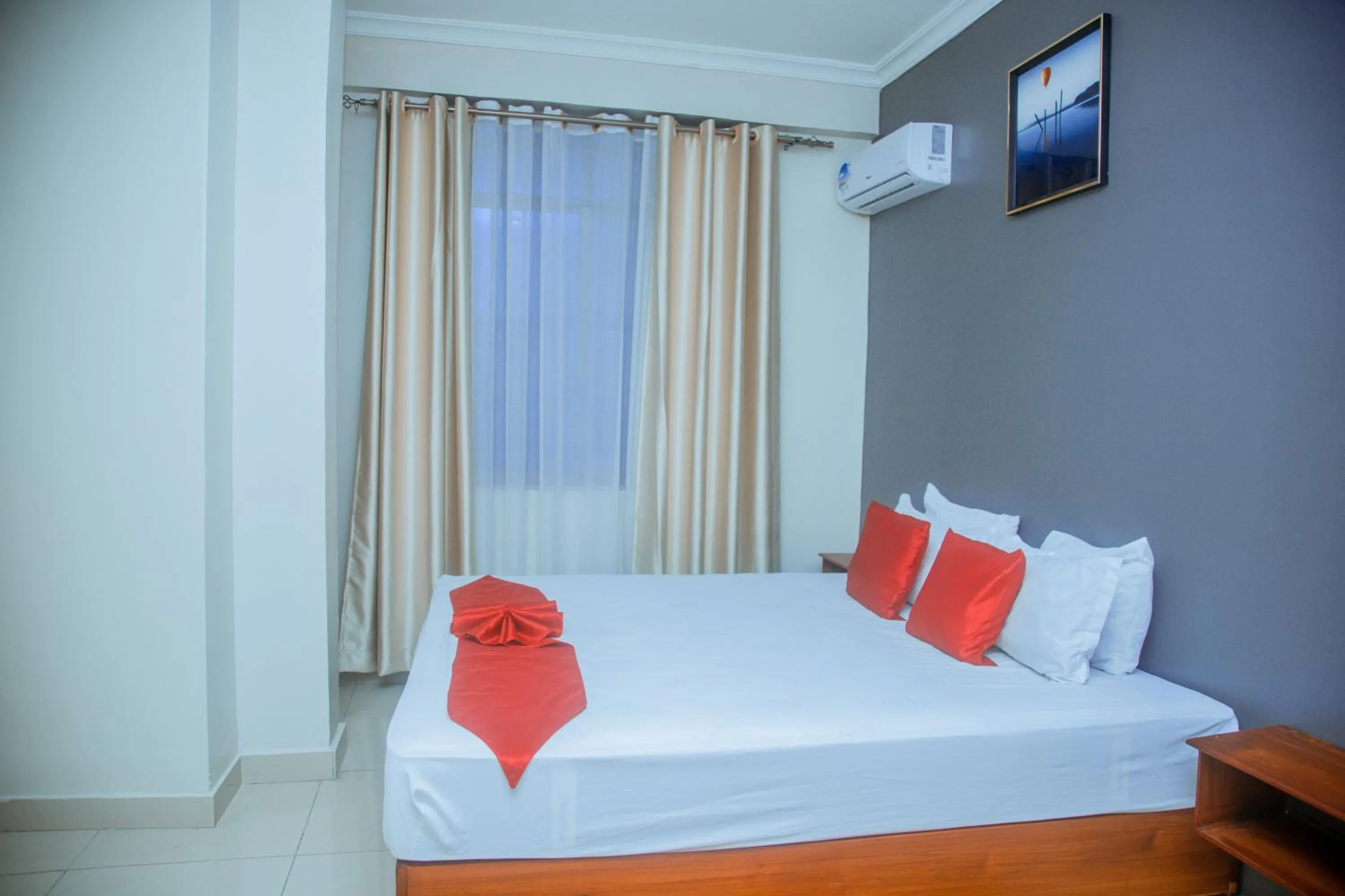 Photo of the whole room in LE GRAND MARIE HOTEL