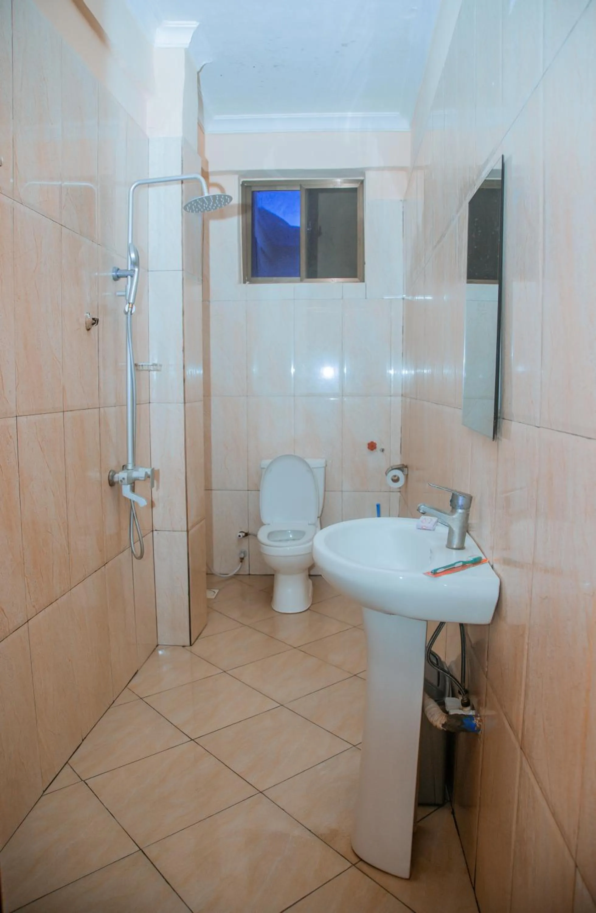 Shower in LE GRAND MARIE HOTEL
