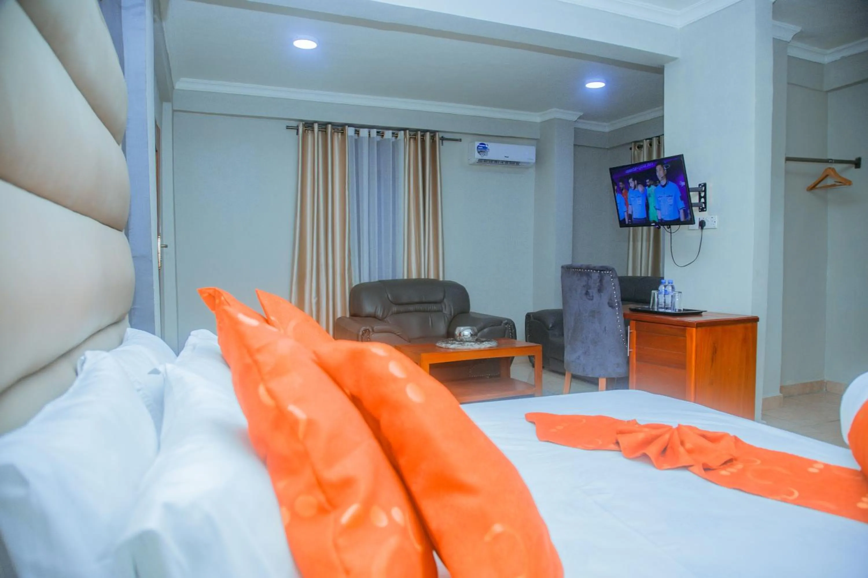 Communal lounge/ TV room in LE GRAND MARIE HOTEL