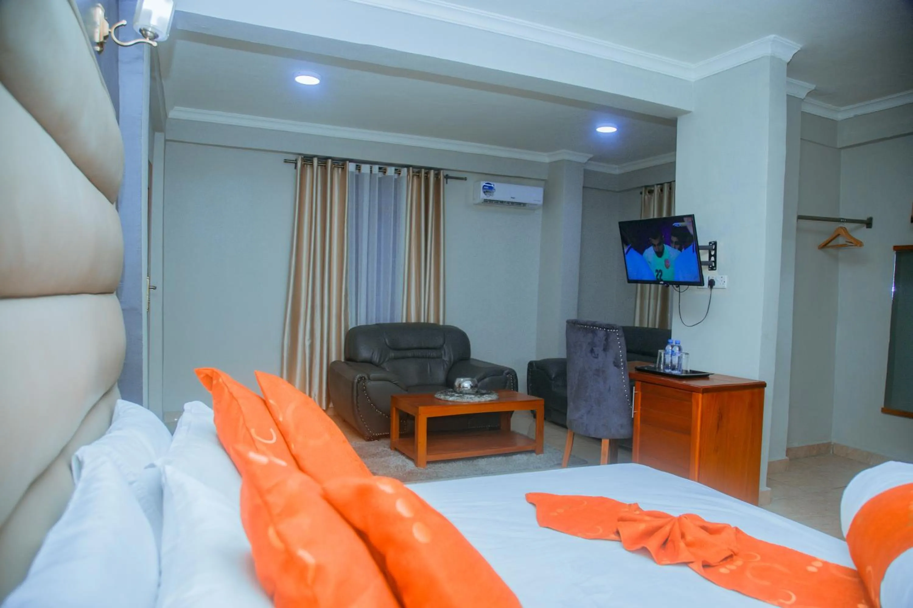 Bed in LE GRAND MARIE HOTEL