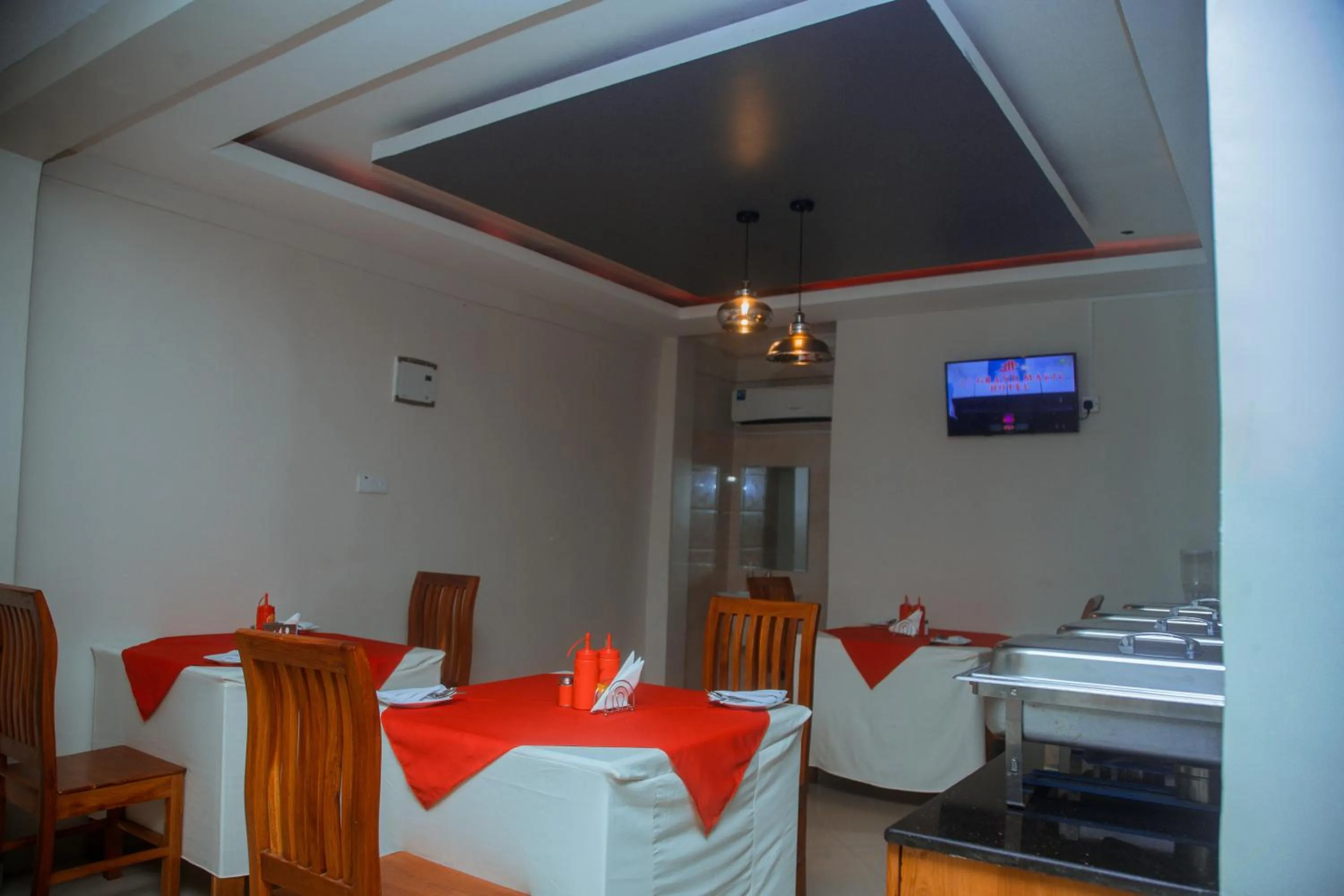 Restaurant/places to eat in LE GRAND MARIE HOTEL