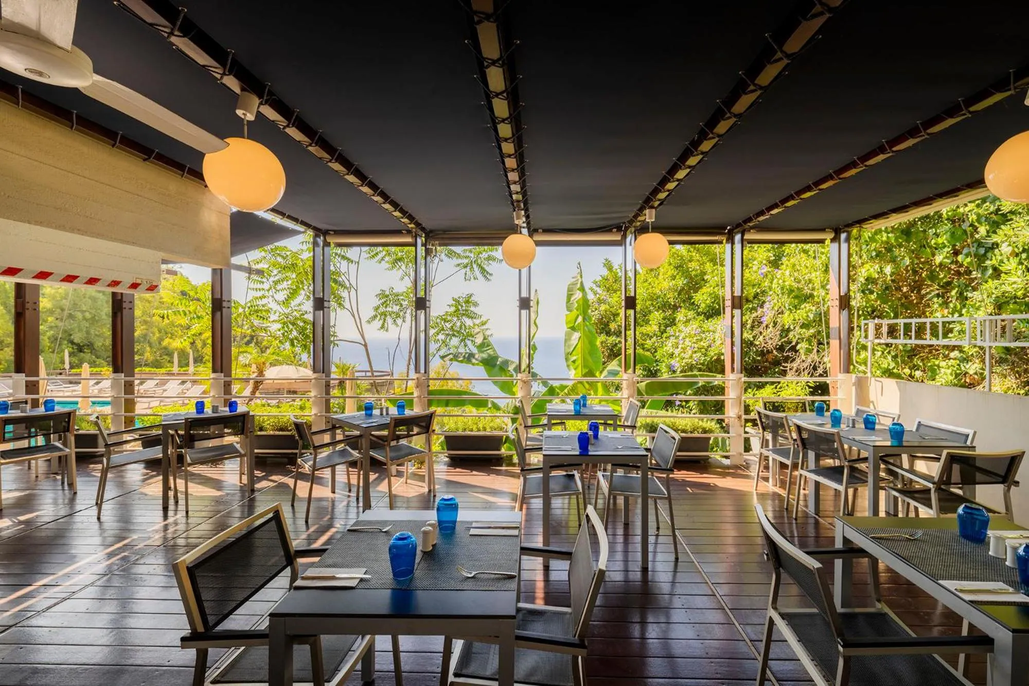 Restaurant/places to eat in Eurostars Monte Tauro