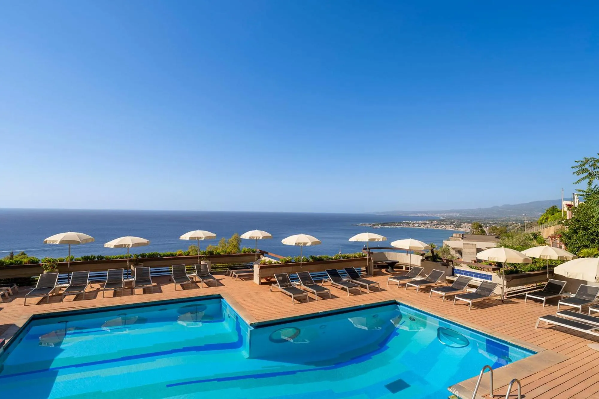 Swimming pool in Eurostars Monte Tauro