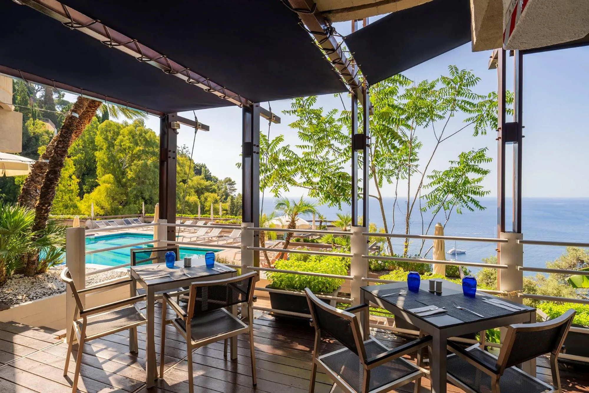 Restaurant/places to eat in Eurostars Monte Tauro