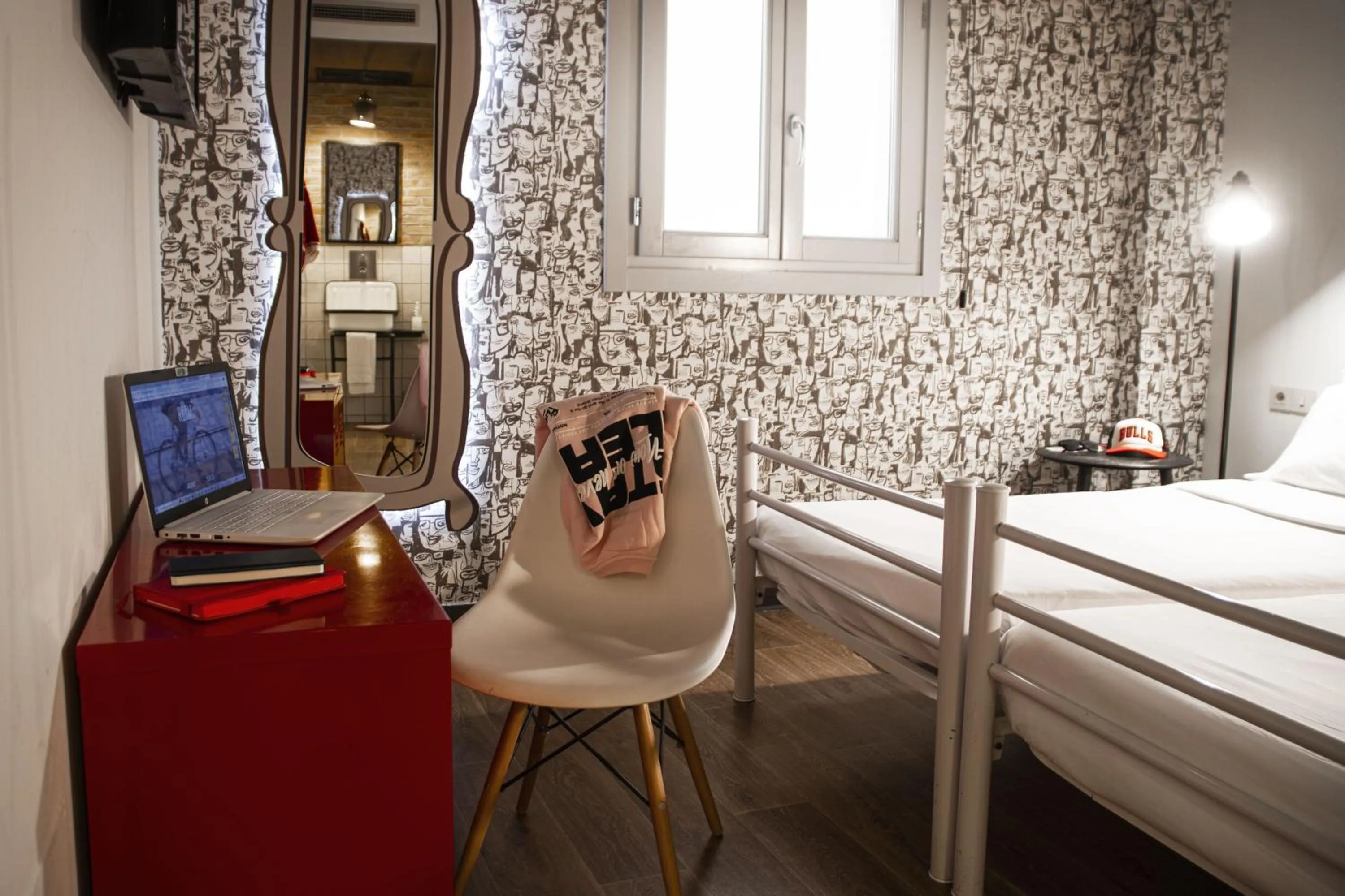 Bed in room00 Chueca Hostel