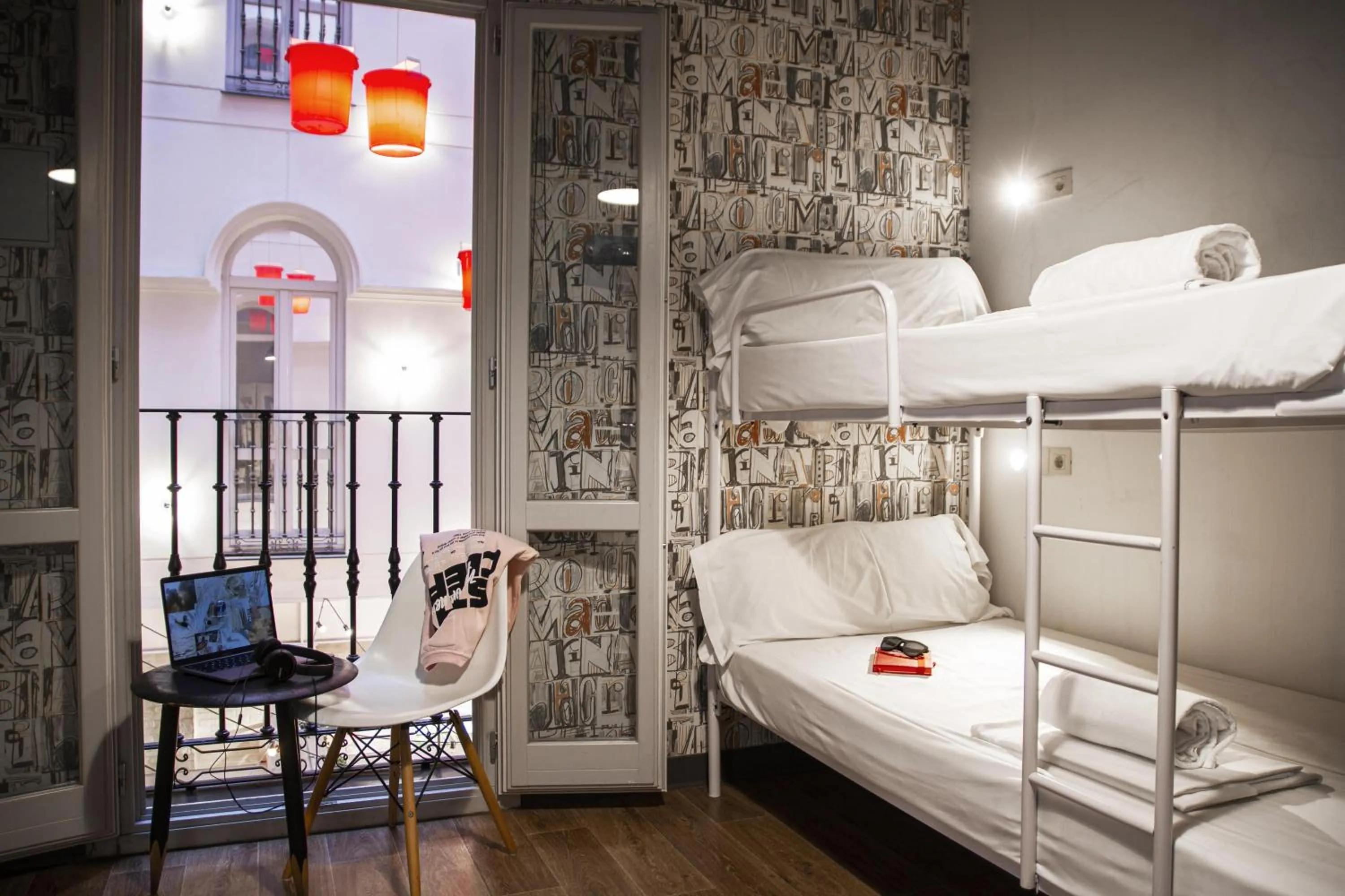 bunk bed, Bed in room00 Chueca Hostel