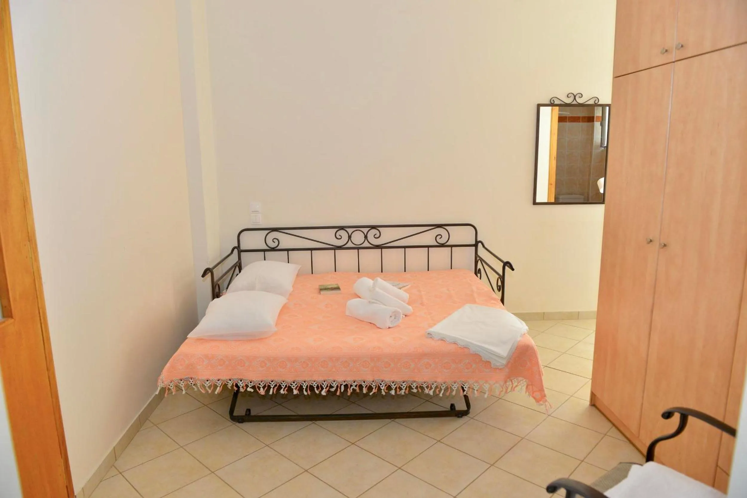 Living room, Bed in Korali